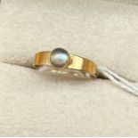 9ct yellow gold and moon stone style set ring. [Ring Size L] [1.65grams]