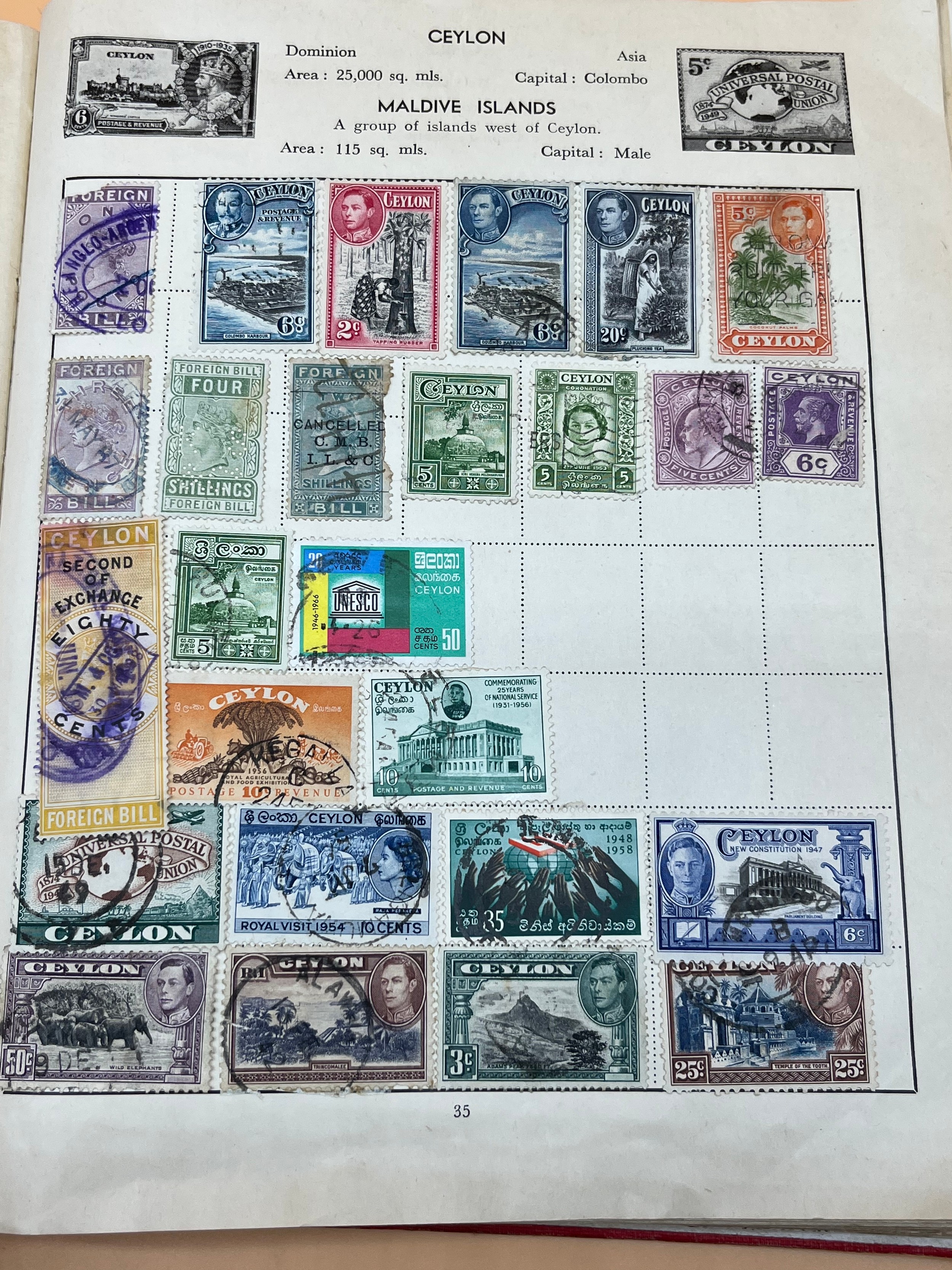 Vintage stamp album containing a collection of world stamps - Image 10 of 22