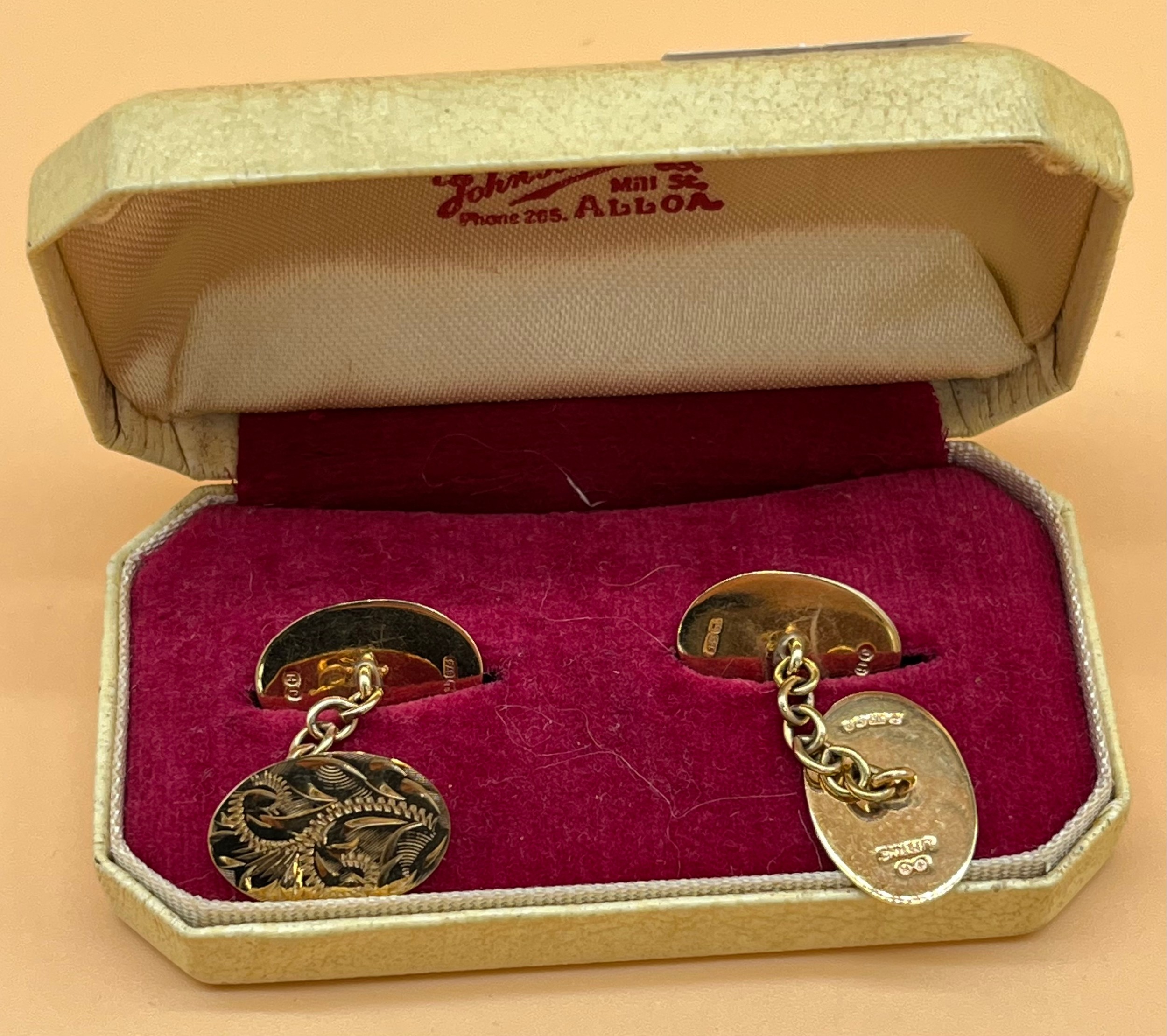 Pair of 9ct gold cufflinks with original box [4.44grams]