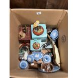 Box of collectables to include Wedgwood, Border fine arts and various animal figurines