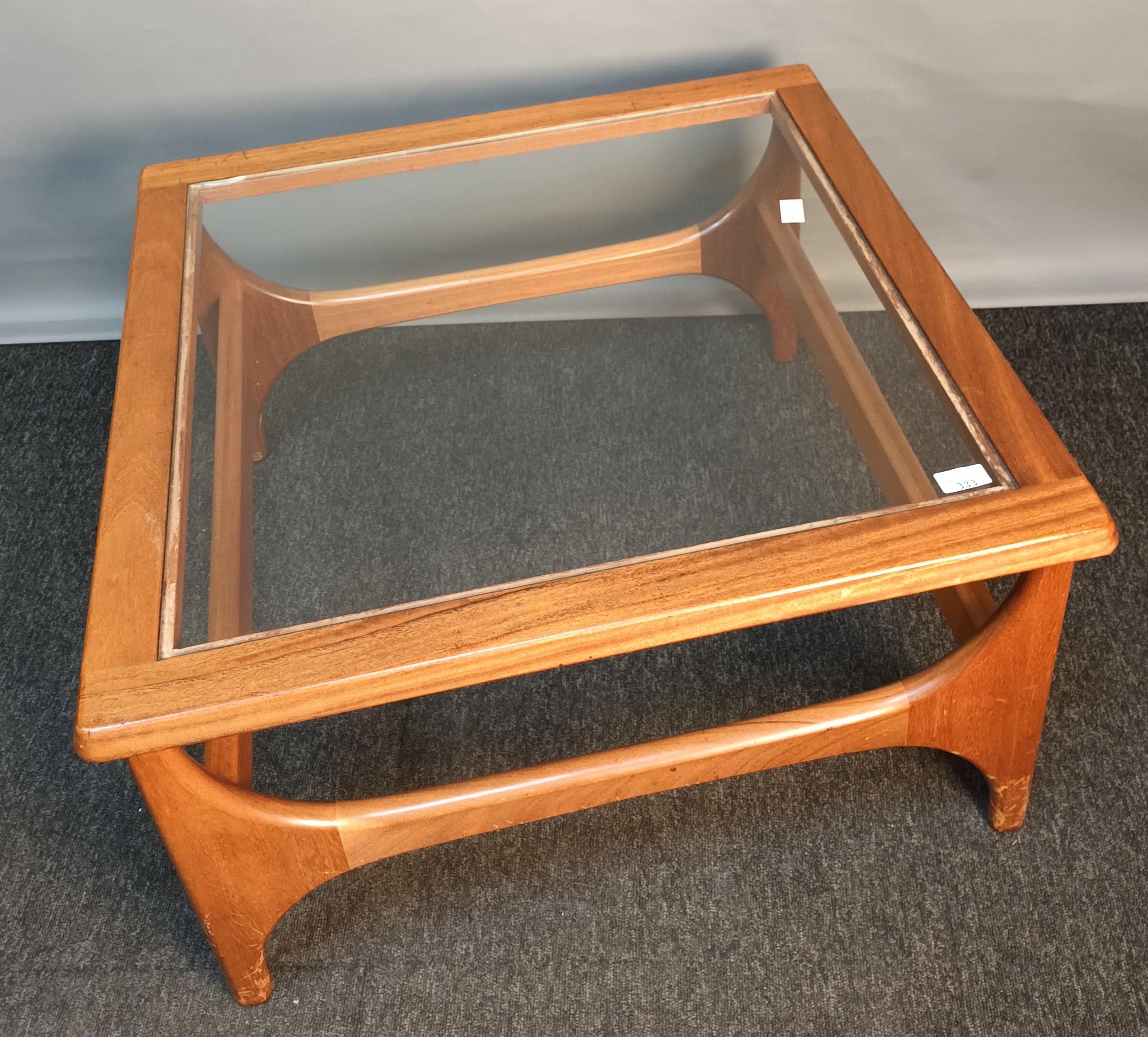 Mid-century teak coffee table [Stateroom][41x75x75cm]