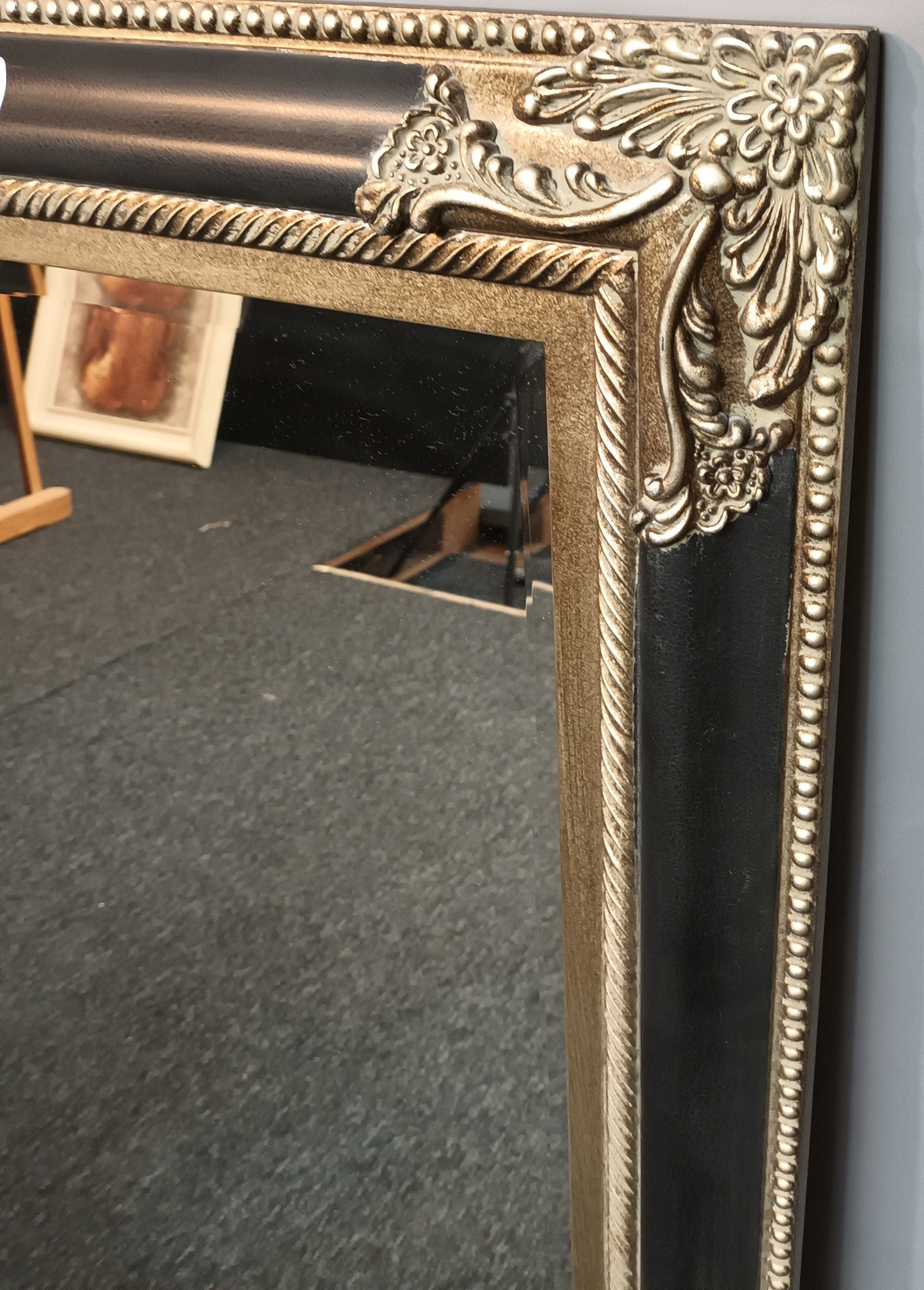 Decorative carved mirror [95x69cm] - Image 2 of 3
