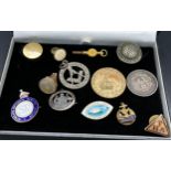 A Selection of gold and silver and collectable odds to include 9ct yellow gold Masonic fob seal,