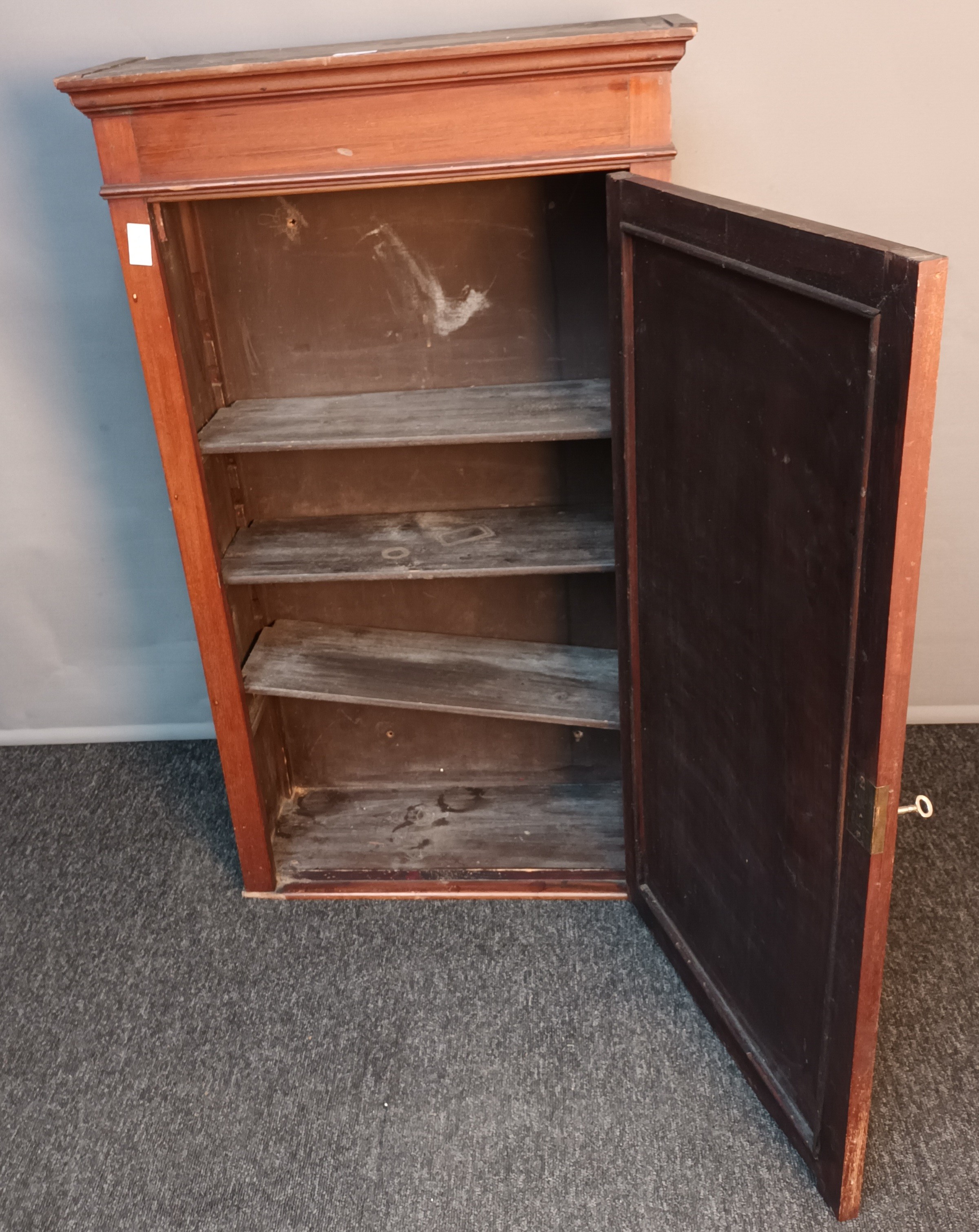 19th century wall cupboard/bookcase, with key. [98x58x22cm] - Image 2 of 3