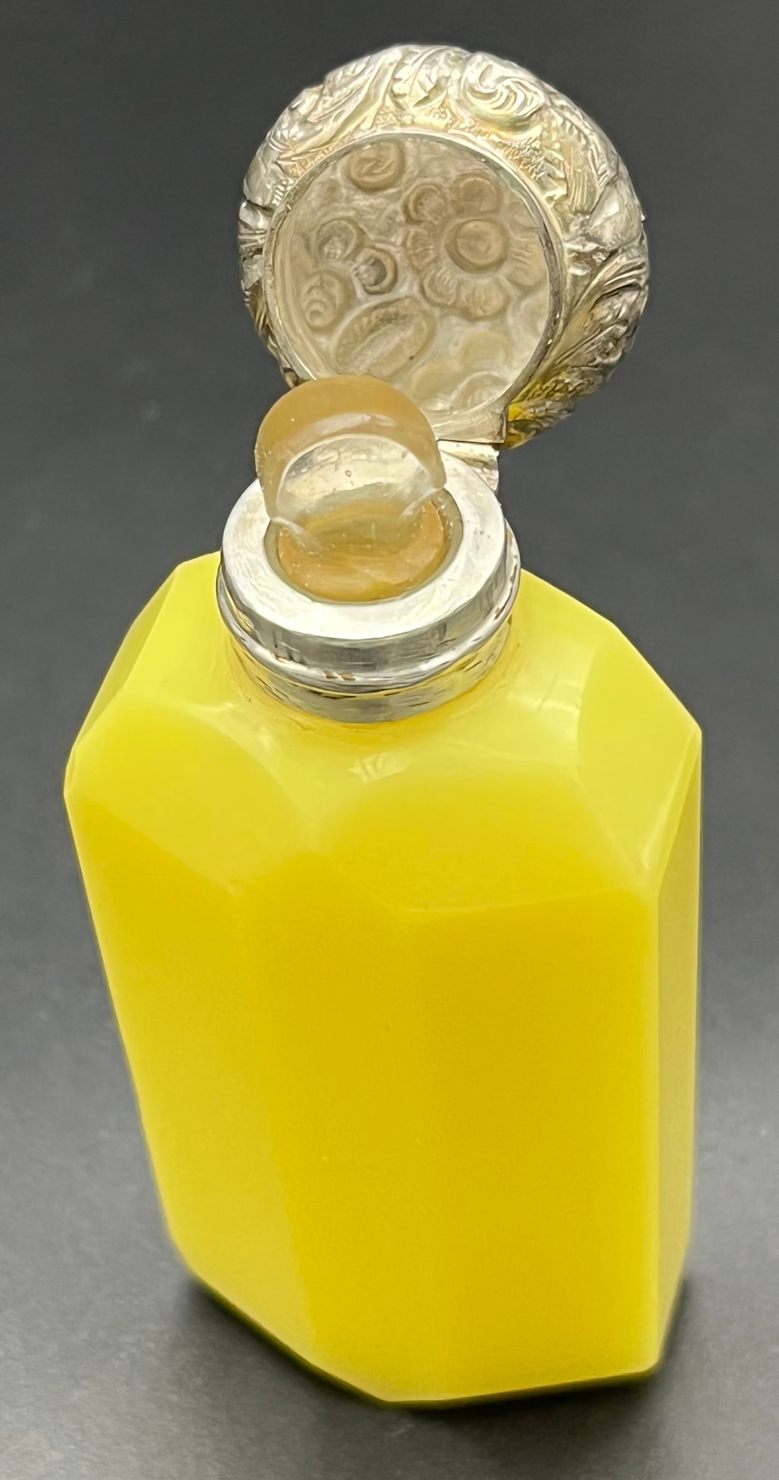 Antique 19th century facet cut glass/ yellow stone perfume bottle fitted with a silver top. Has - Image 3 of 3