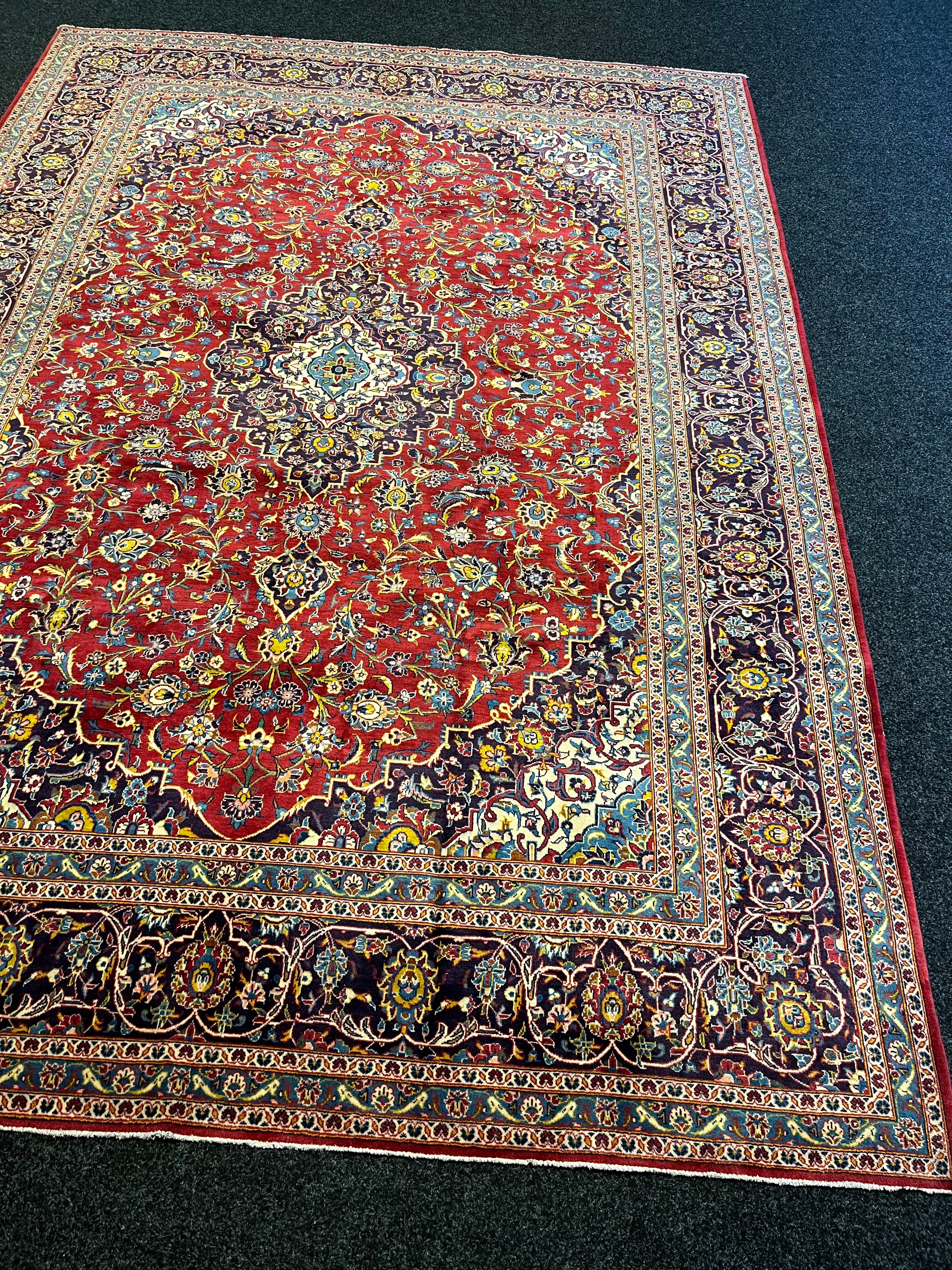 Large Persian carpet/rug, highly decorative with red ground. [535x296cm] - Image 3 of 7