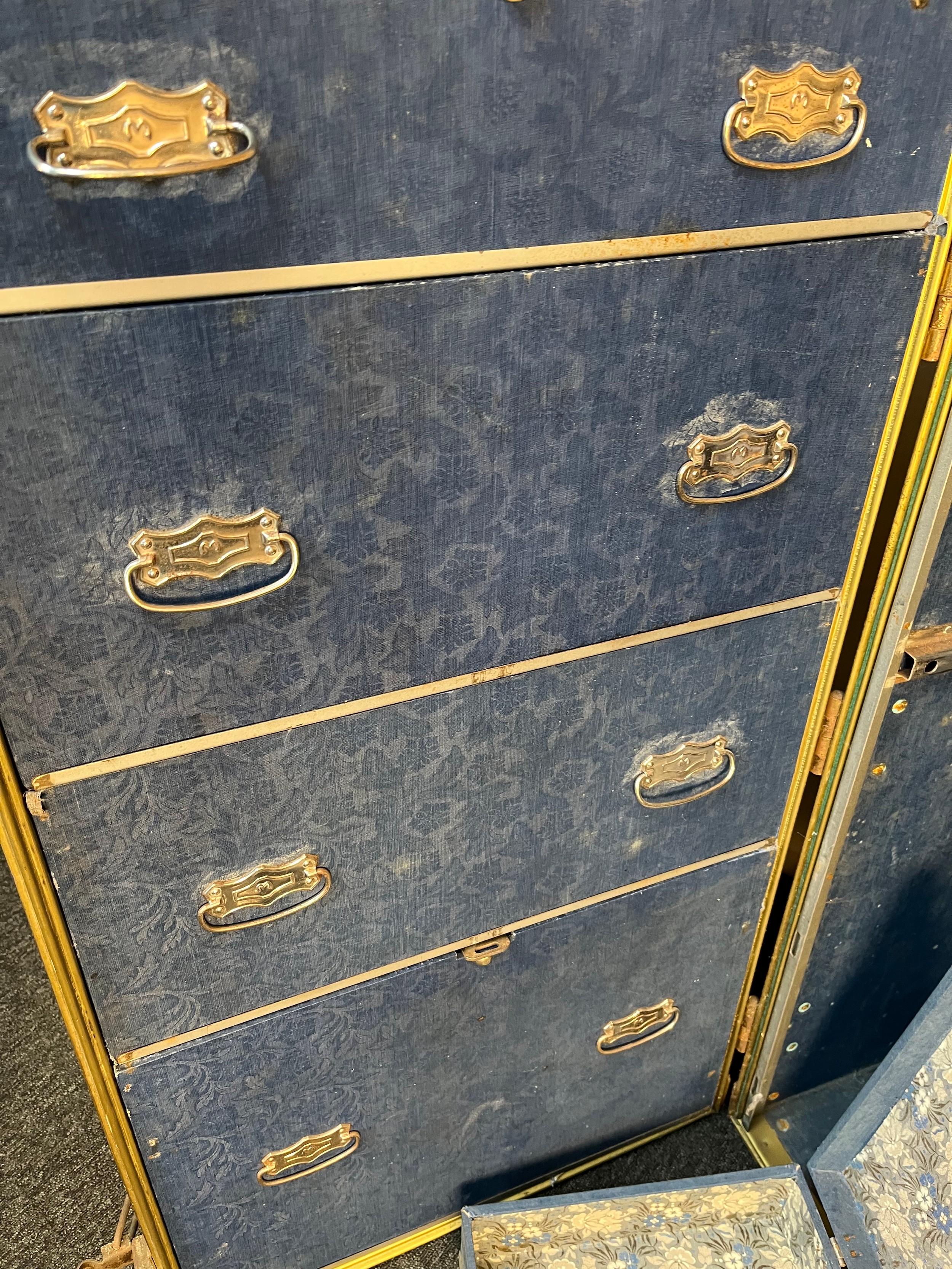 Vintage travel trunk [Mendel Trunk] with fitted interior drawers and coat stand, complete with - Image 8 of 11