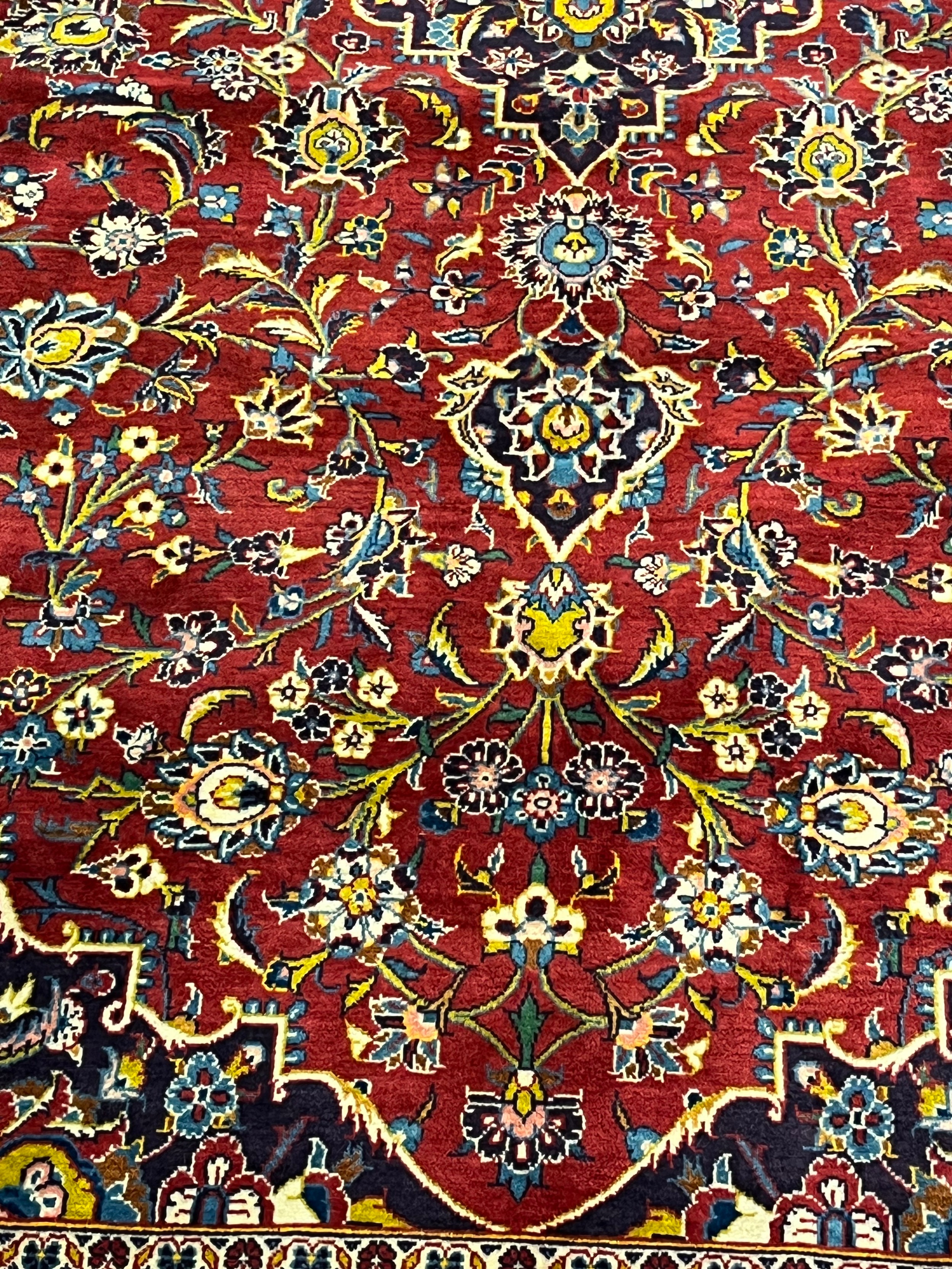 Large Persian carpet/rug, highly decorative with red ground. [535x296cm] - Image 5 of 7