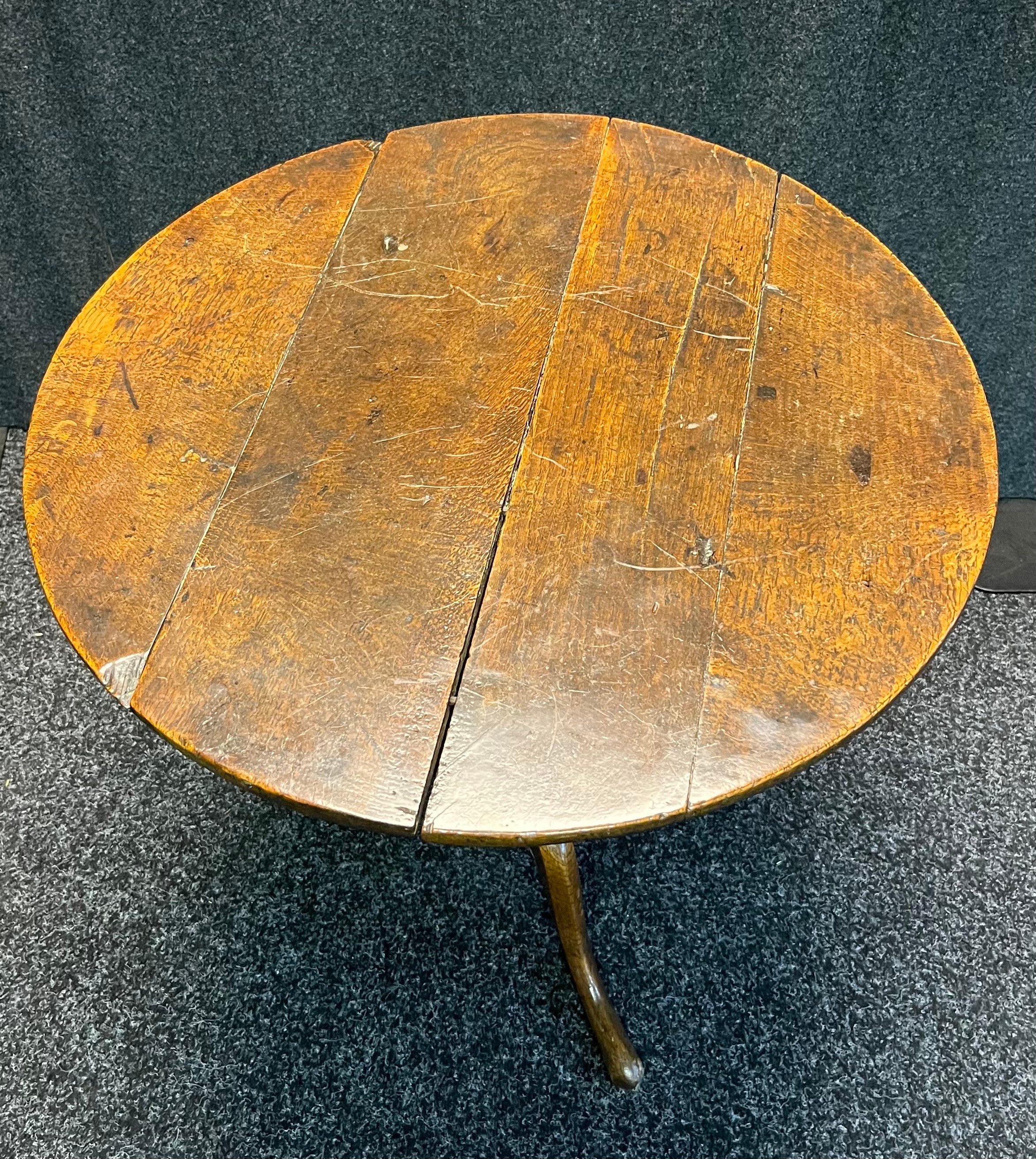 18th/19th century snap top table, the circular top raised on a tripod base [64cm high, 64cm in - Image 2 of 6