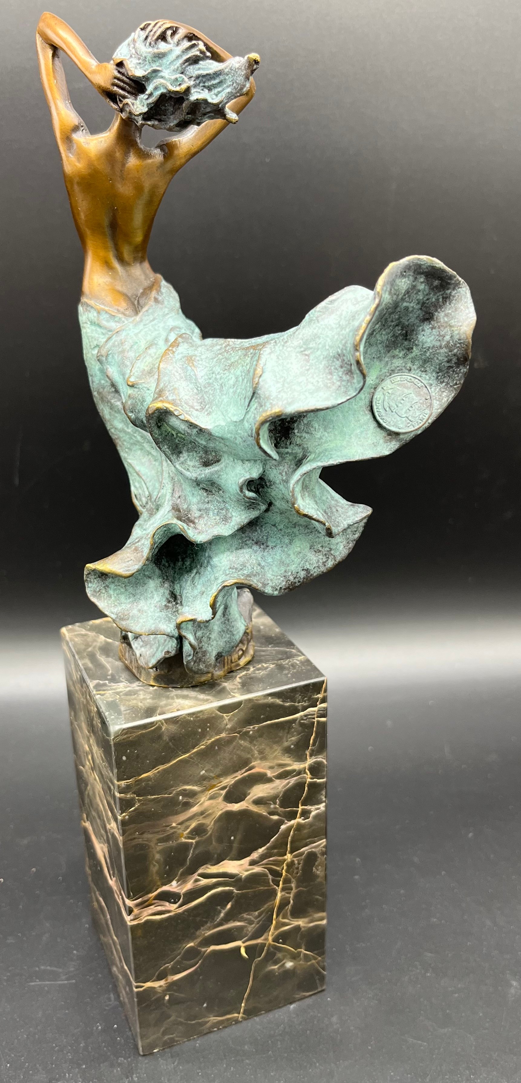 A Bronze statue of a Serene Art Nouveau nude lady figurine, mounted on a veined Marble base. - Image 2 of 5