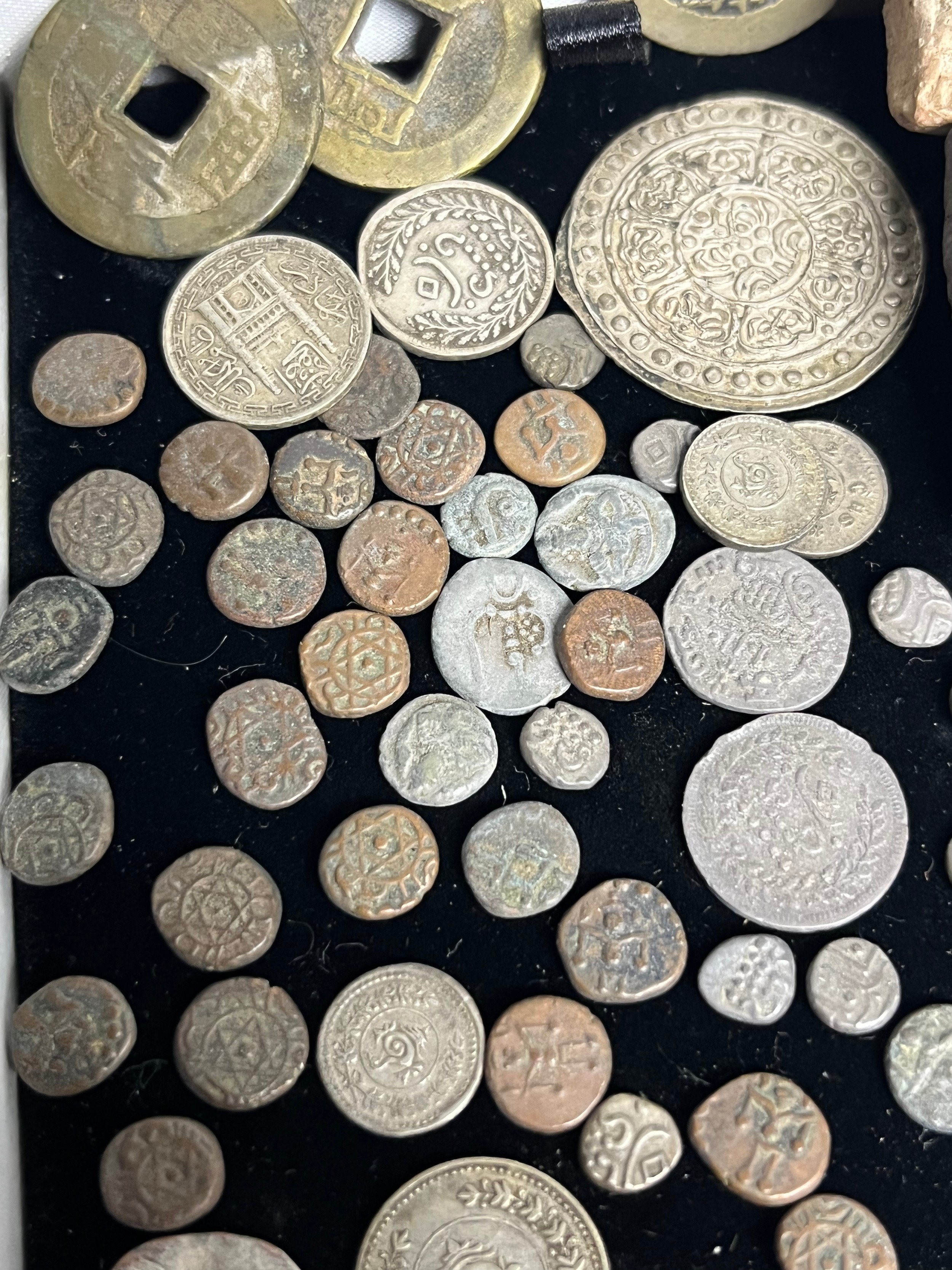 A Quantity of antique middle and far east coinage. Include two Hieroglyphic style stones. Antique - Image 6 of 6