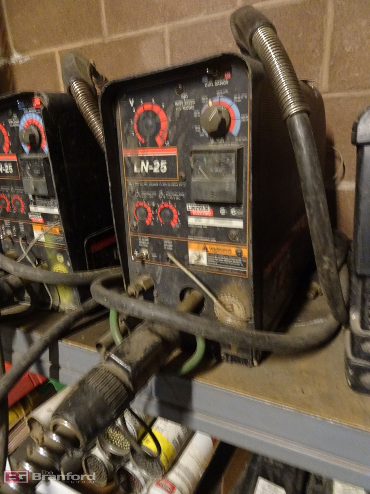 Lincoln Electric Model LN-25, Hand Carry Welding System