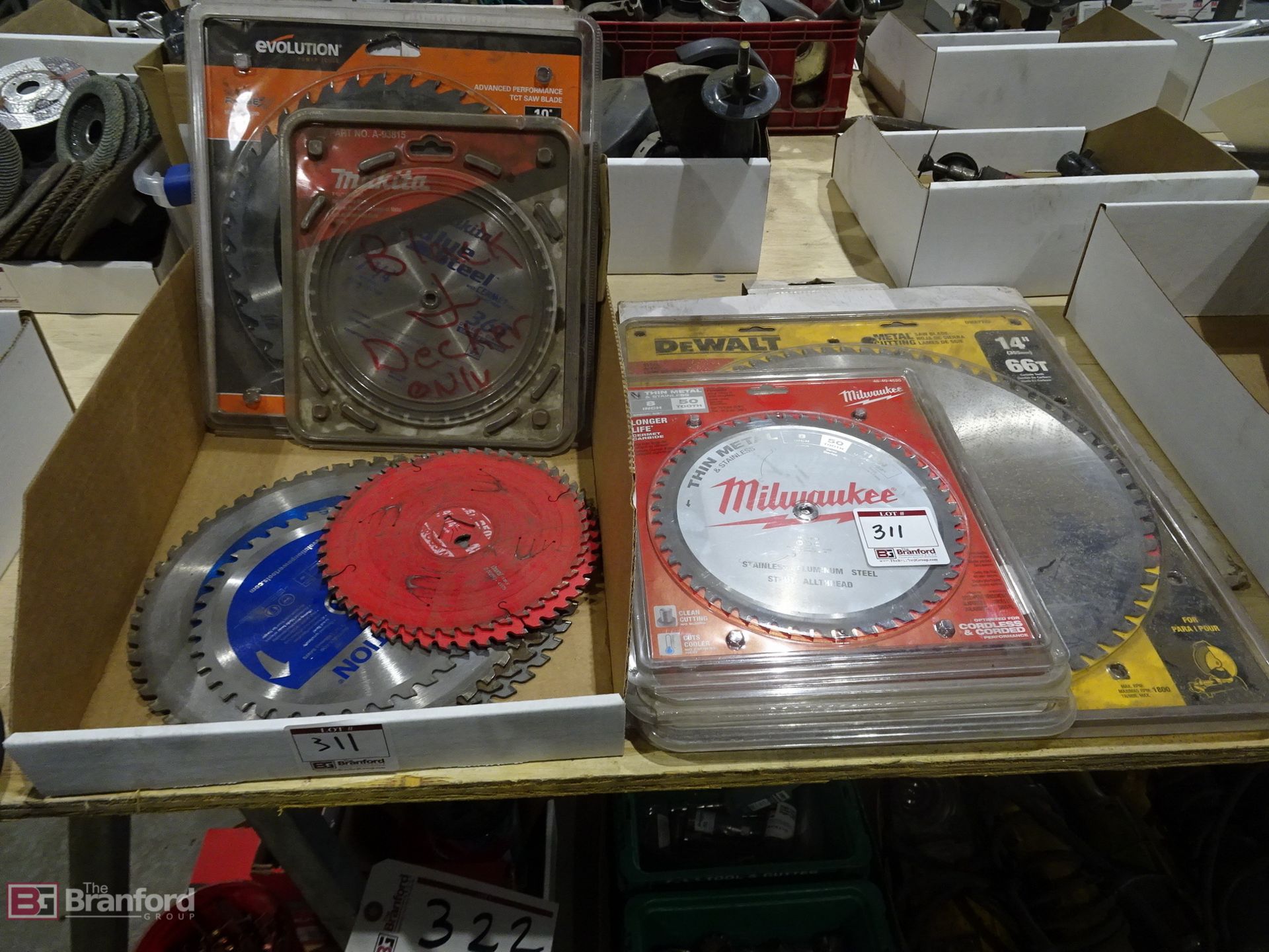 (18) Metal and Wood Cutting Saw Blades