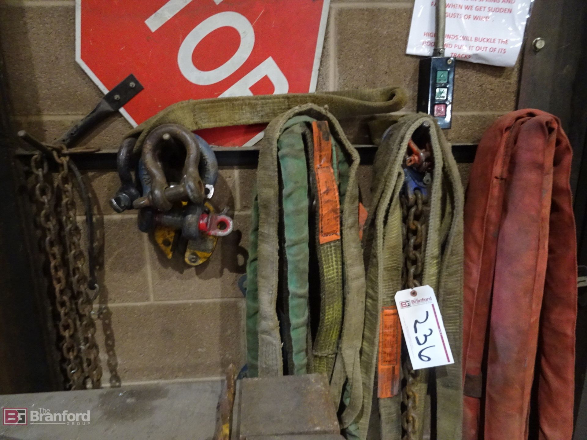 Lot of Lifting Equipment: Shackles; Chain; Straps - Image 2 of 5