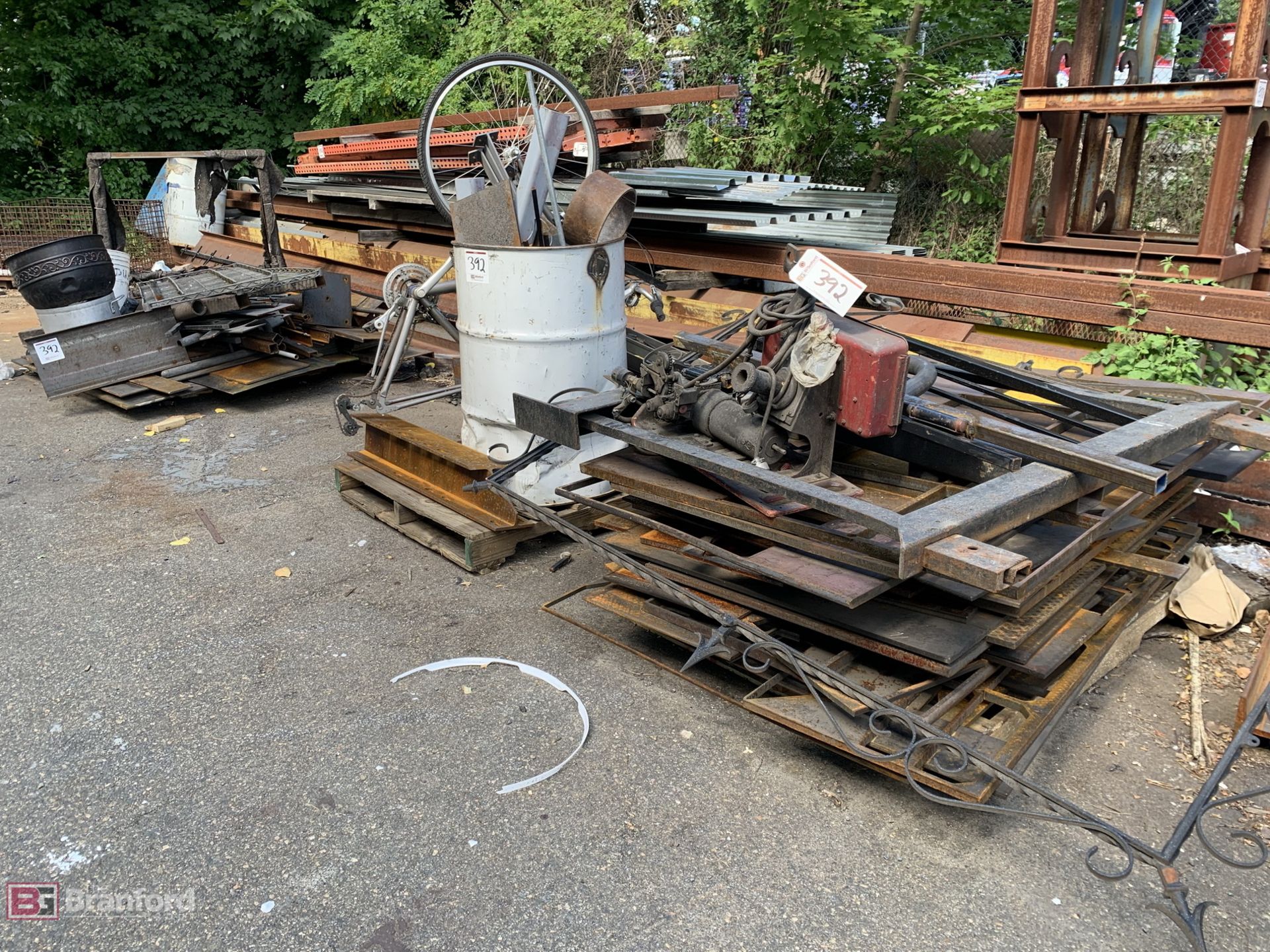 Large Lot of Scrap Metal - Located Outside - Image 3 of 6