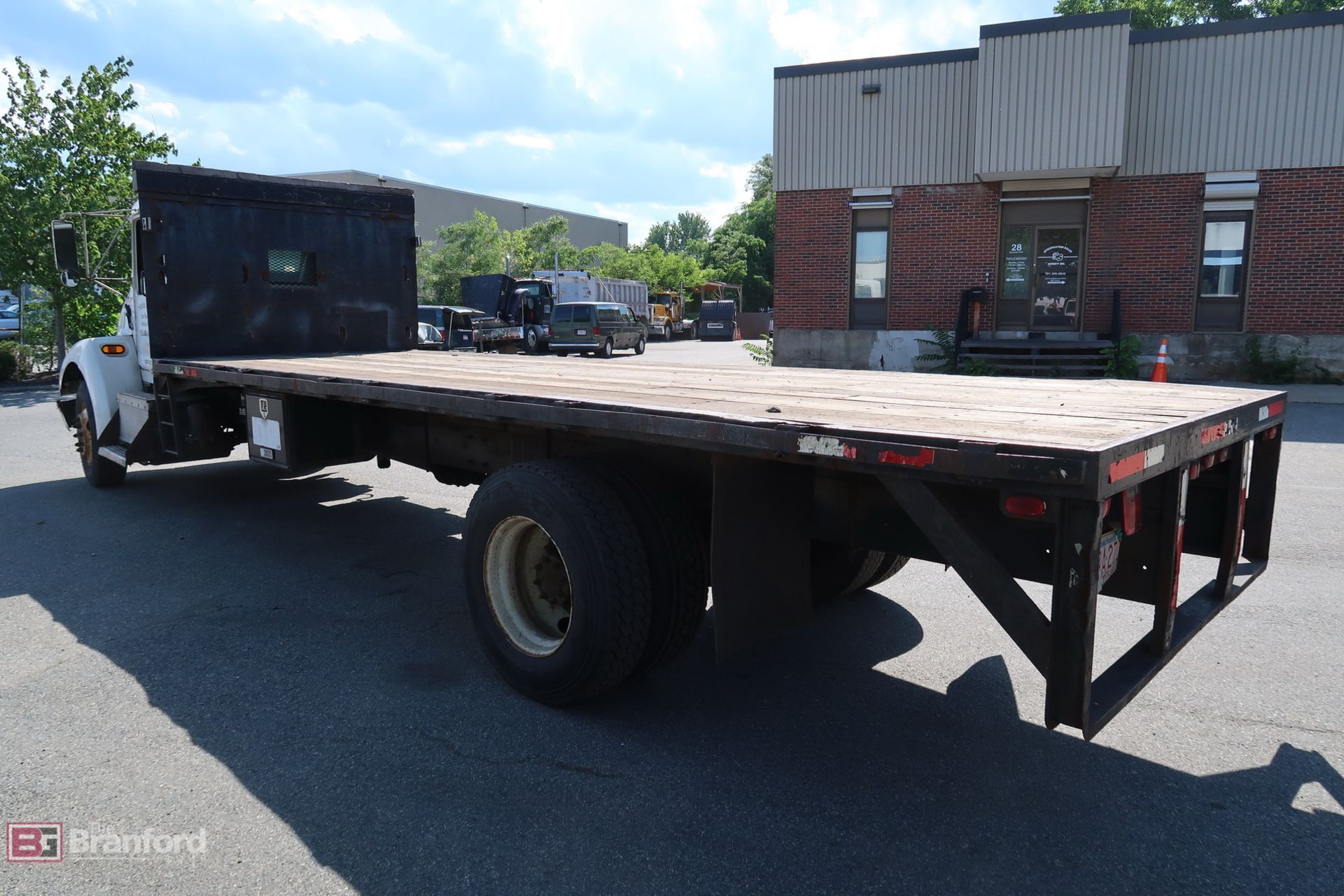 Kenworth Flatbed Truck, 20’ Wood Lined Bed - Image 4 of 15