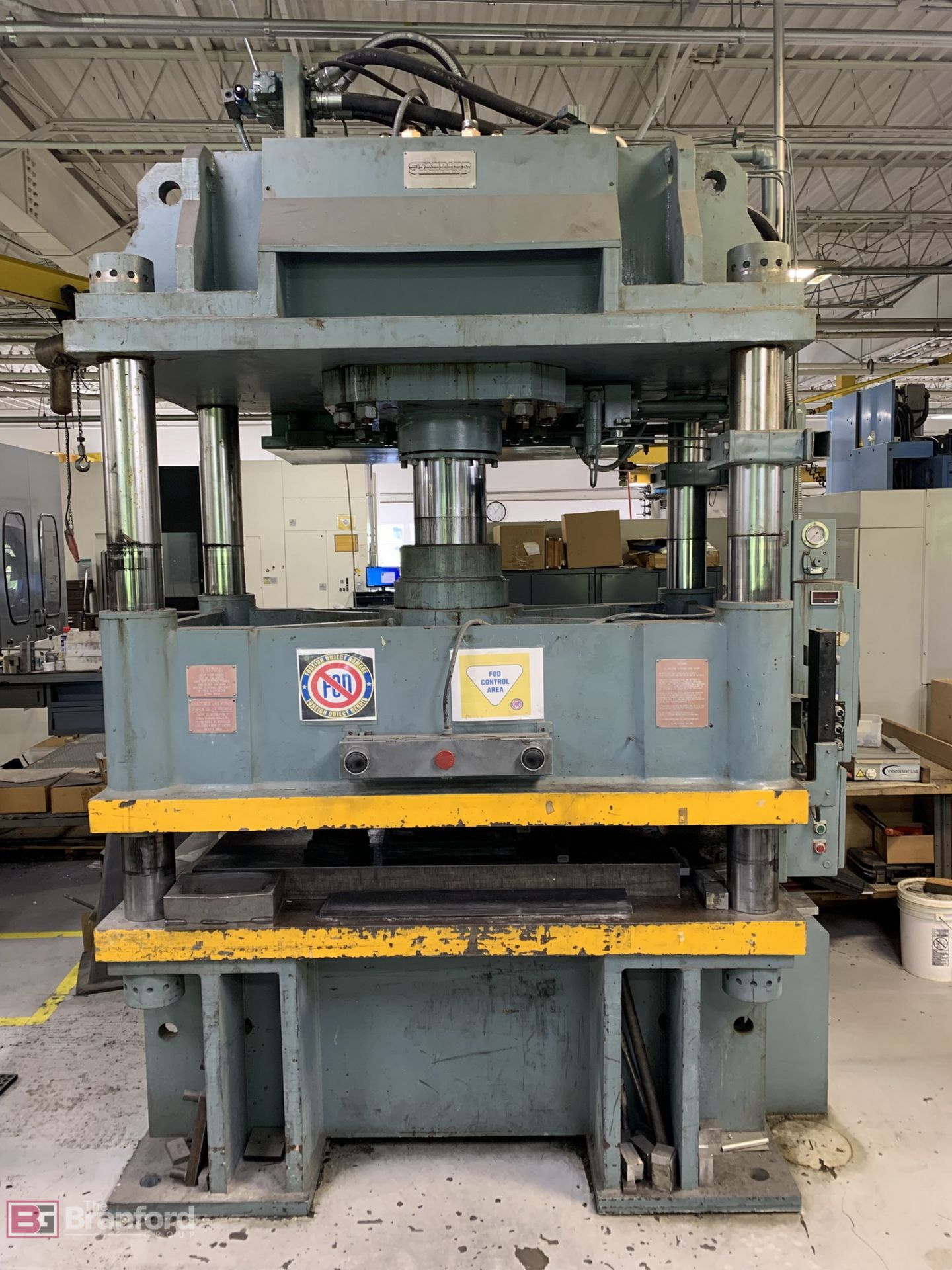 Standard 300-Ton 4-Column Hydraulic Press