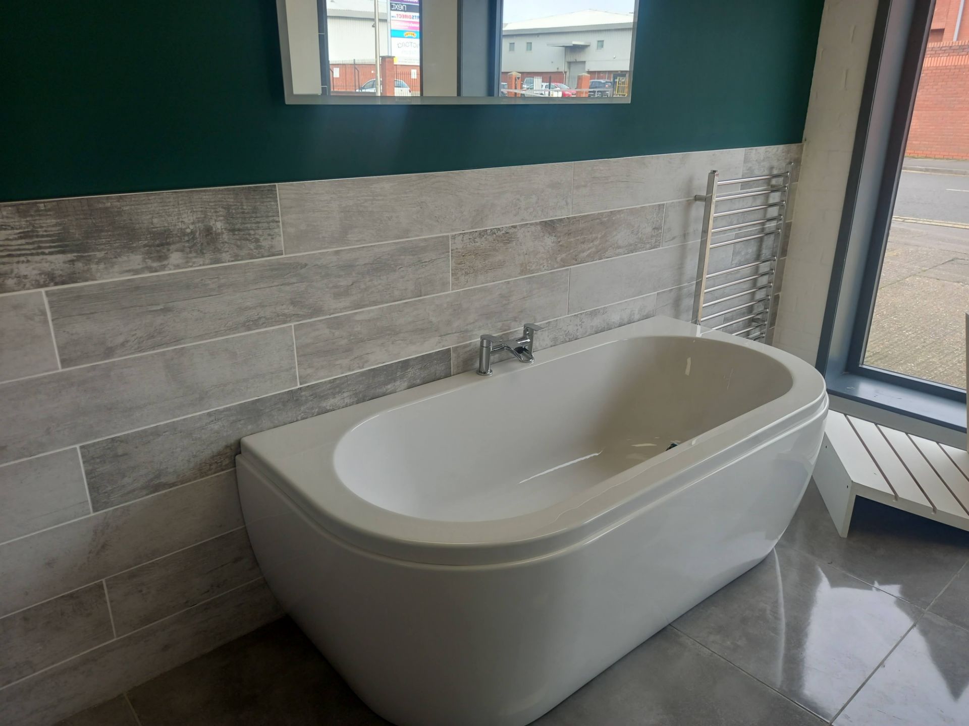White Bath Basin Plus Mirror