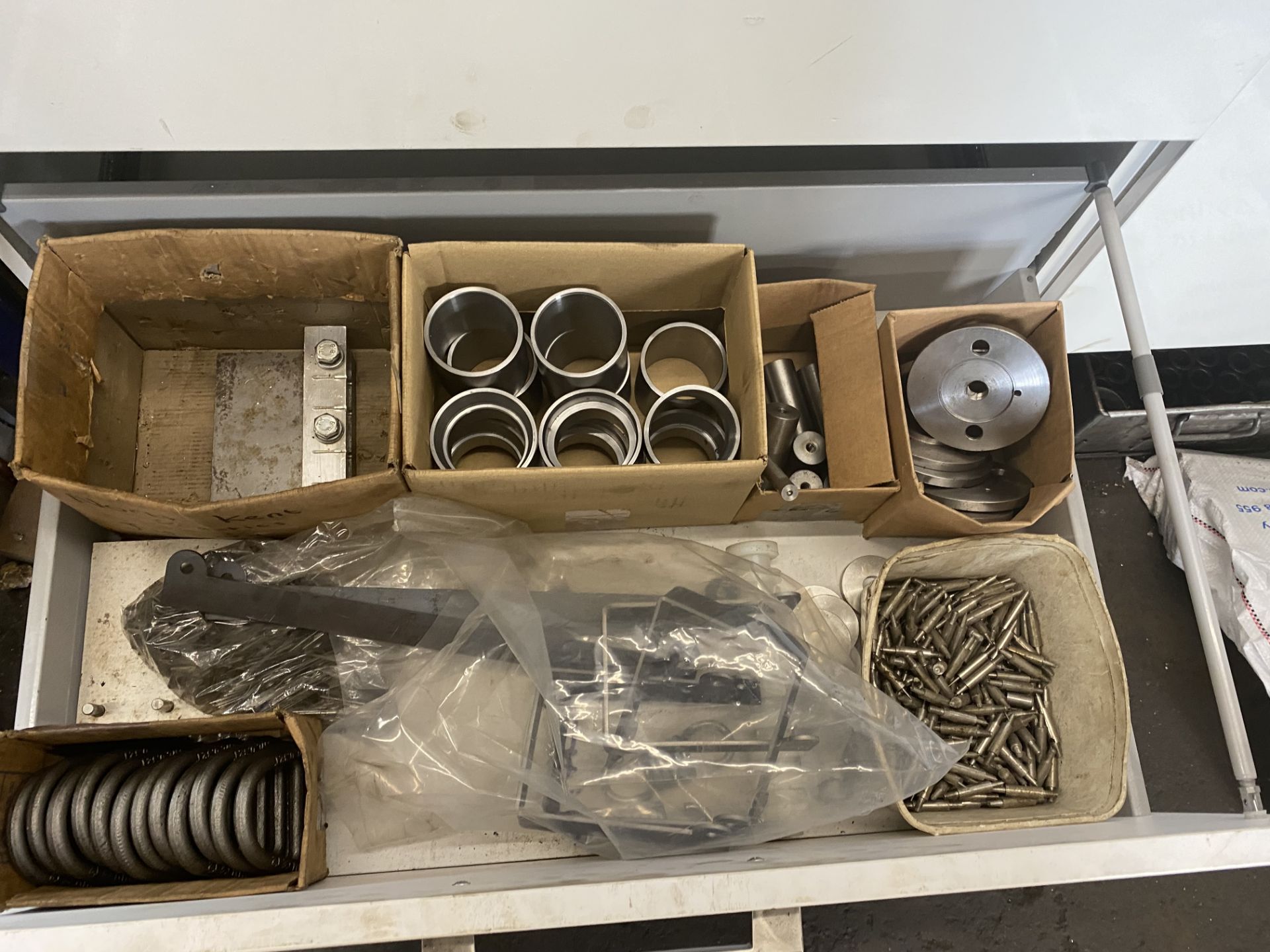 Contents to Corner Units including: Tooling, Assorted Metals and Packaging Material - Image 6 of 8