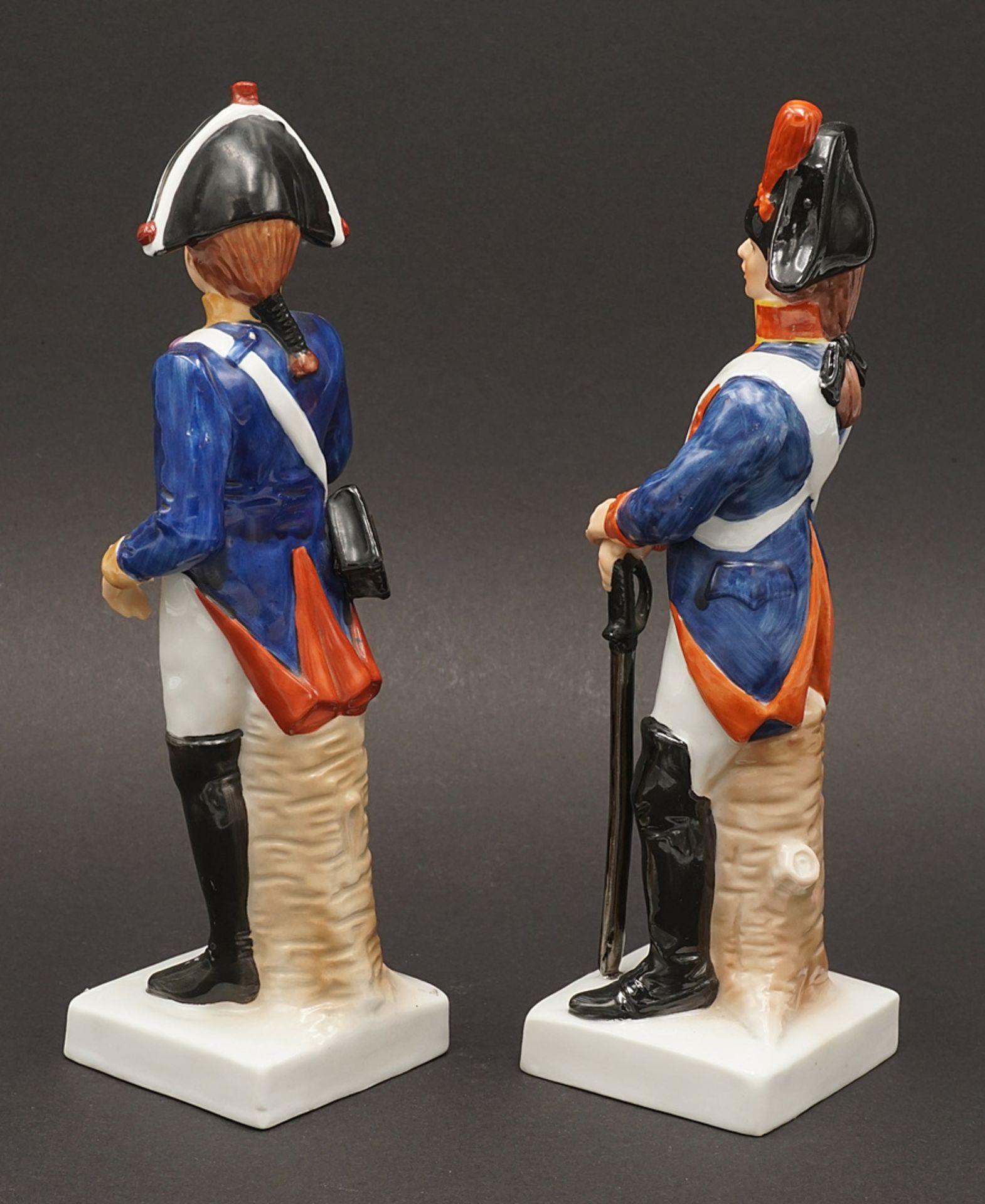 Two porcelain figures of French Napoleon soldiers, 2nd half 20th century - Image 3 of 4