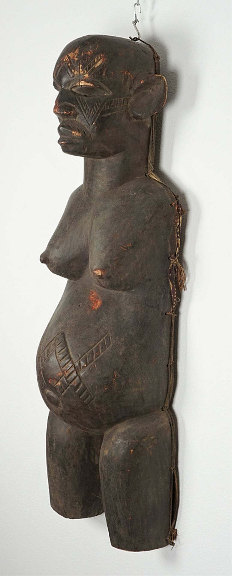 Torso of a pregnant female Bene Lulua (?) figure, DR Congo - Image 2 of 4