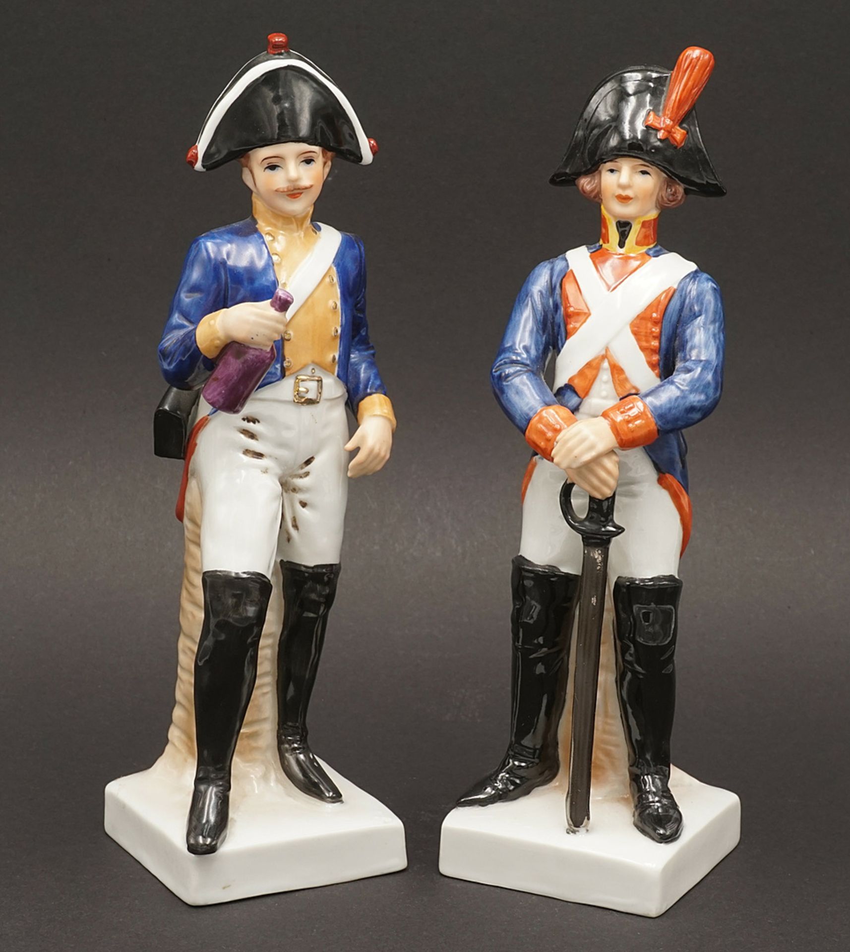 2  Porzellanfiguren der napoleonischen Armee, 2. Hälfte 20. Jh.