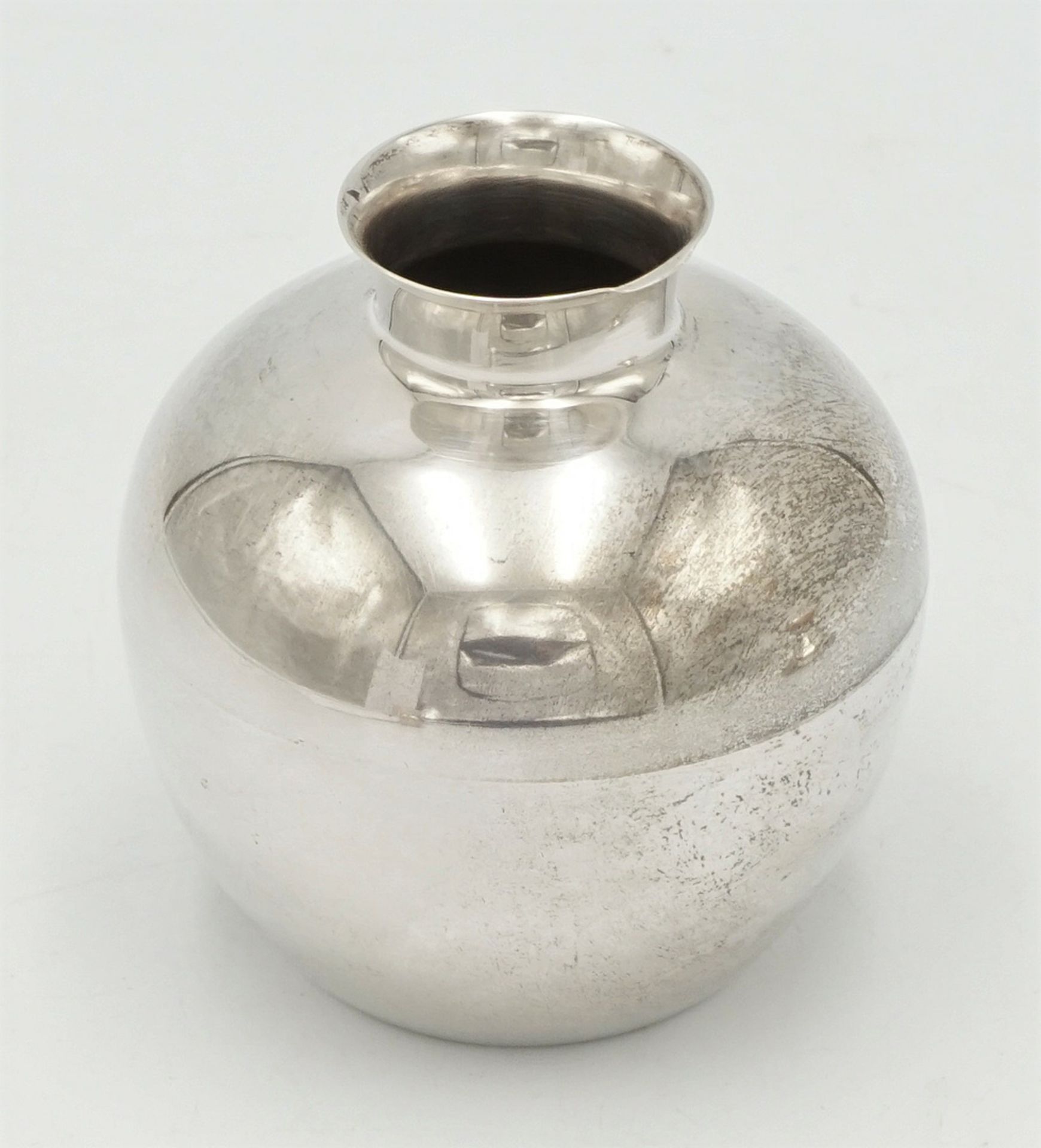 Kännchen, Vase und Kerzenhalter aus Silber - Bild 4 aus 6