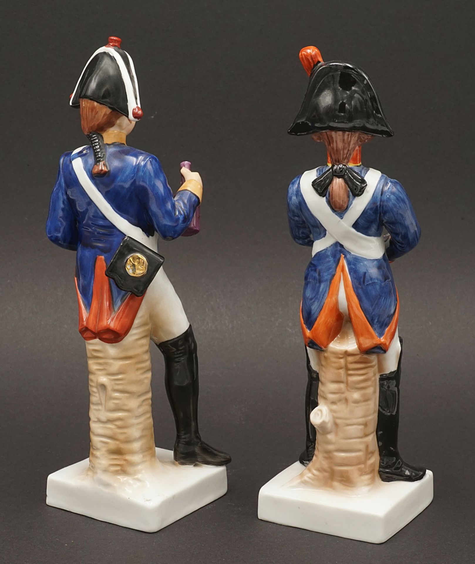 Two porcelain figures of French Napoleon soldiers, 2nd half 20th century - Image 2 of 4