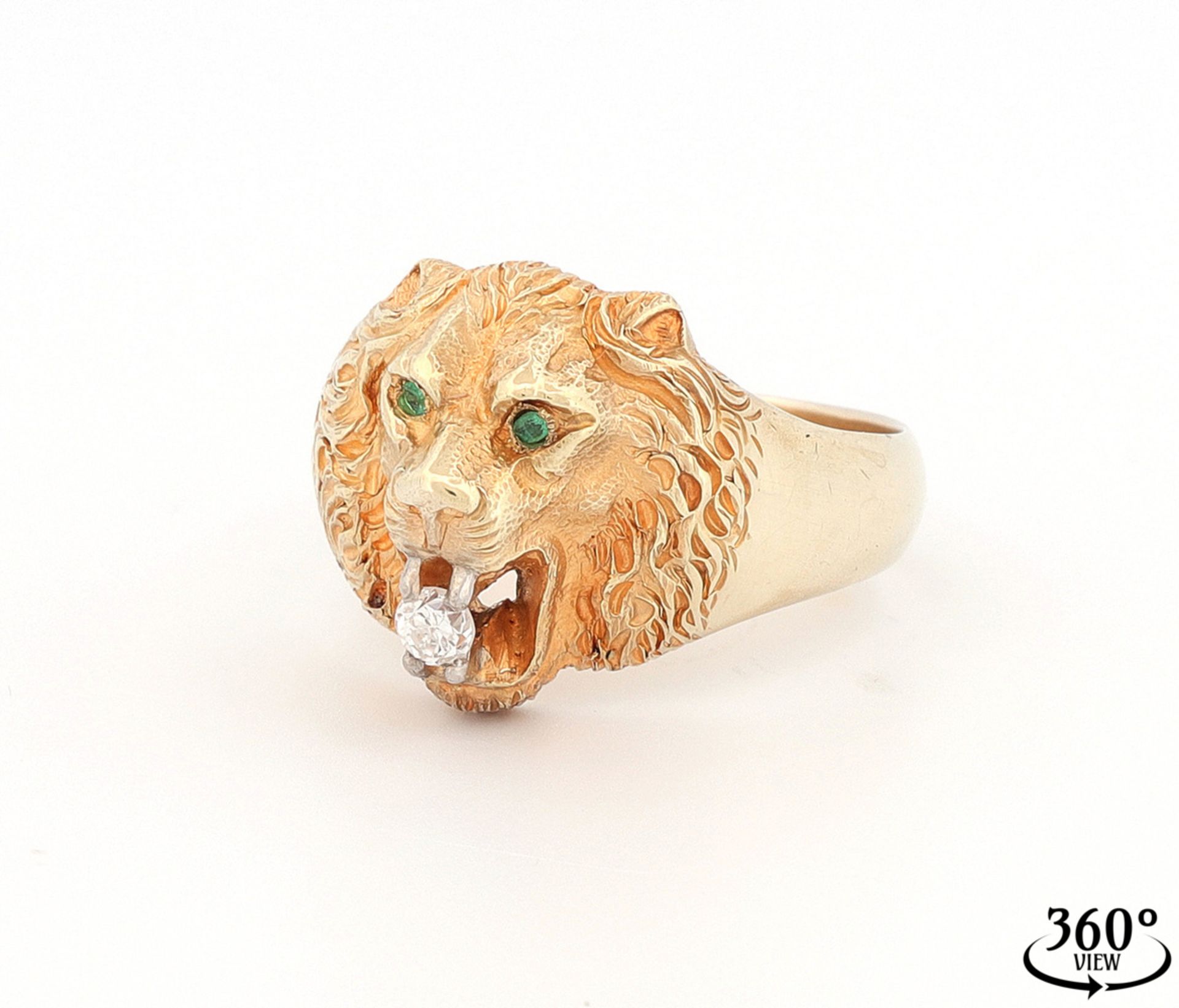 lion head ring with brilliant