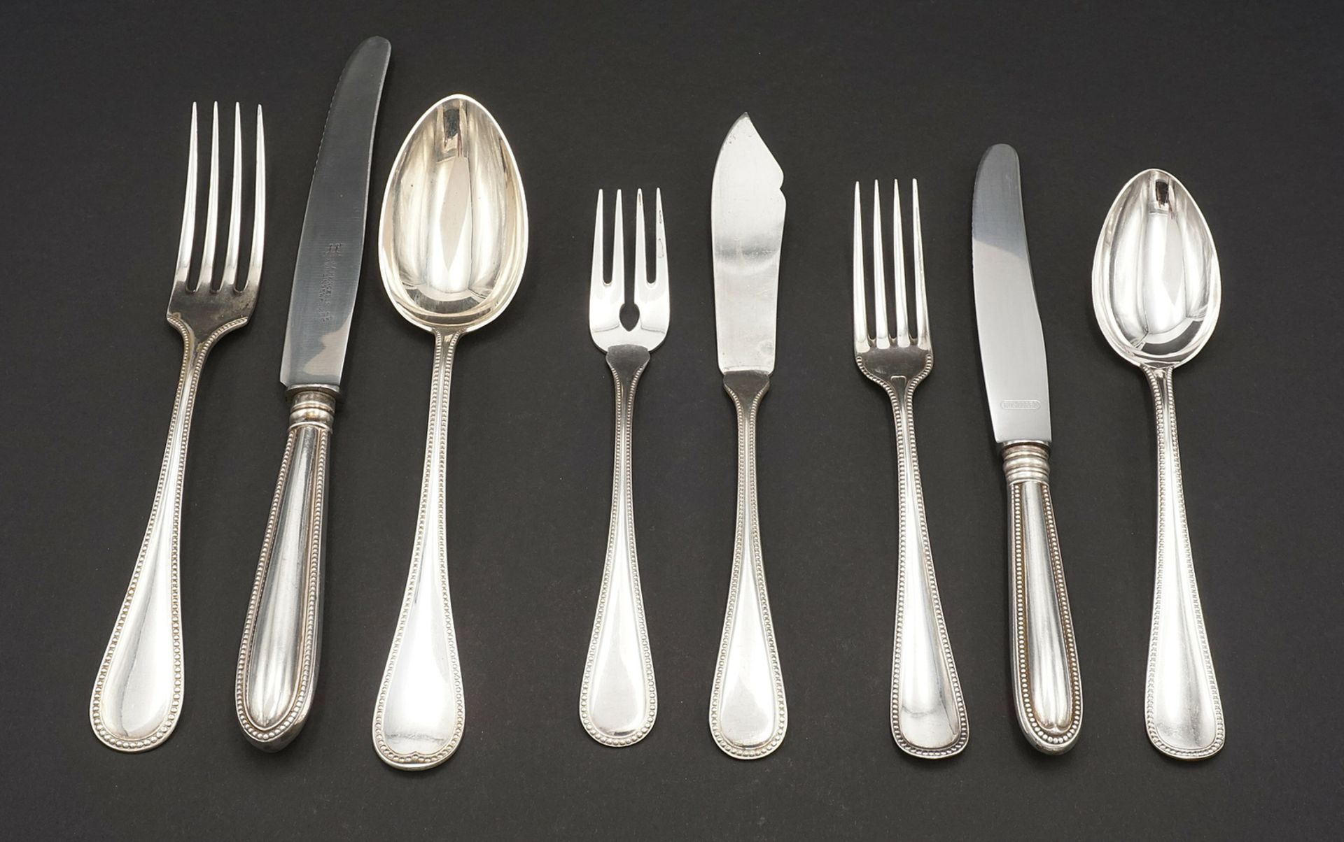 Silver cutlery for 12 people with serving cutlery in pearl decor - Image 2 of 4