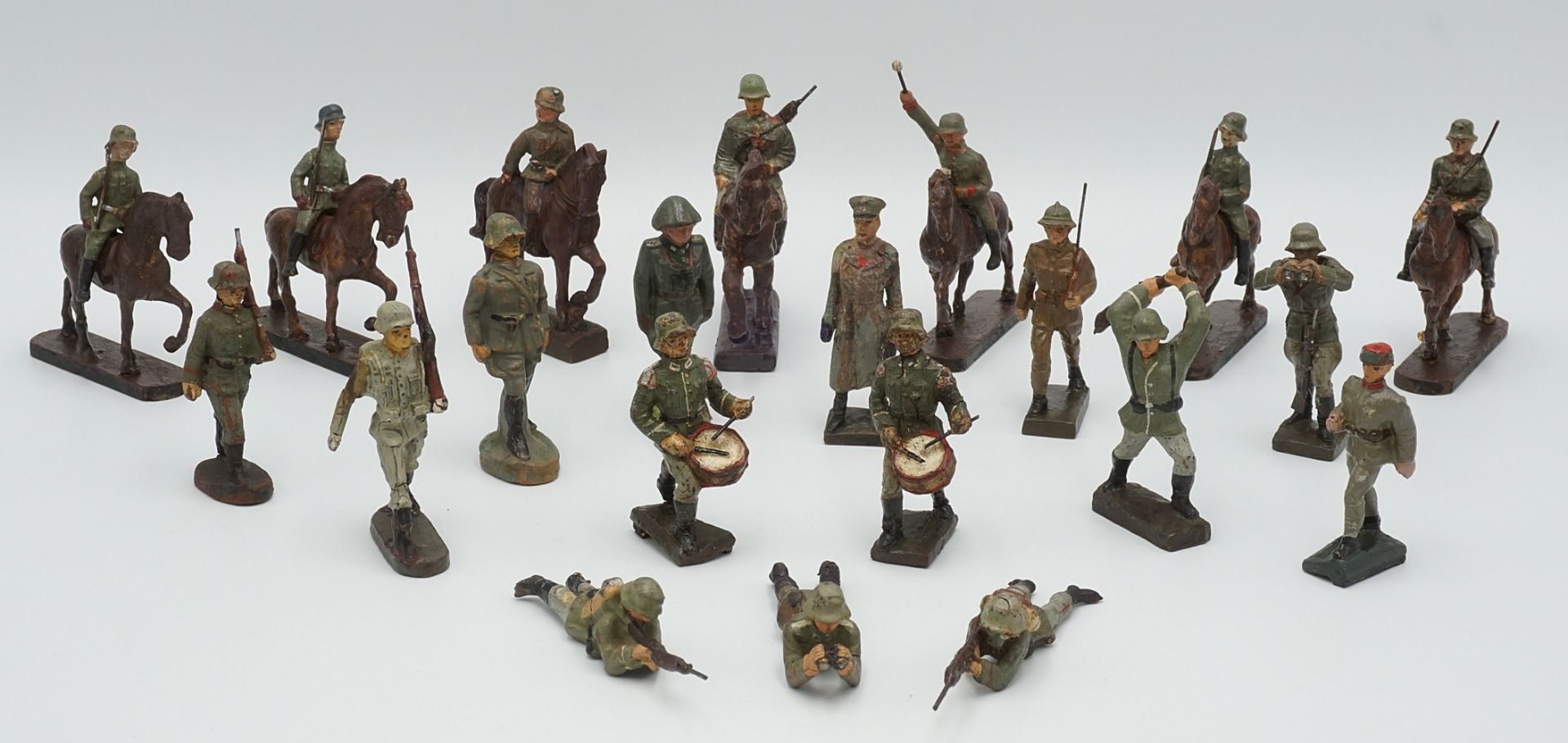20 soldiers / mass figures