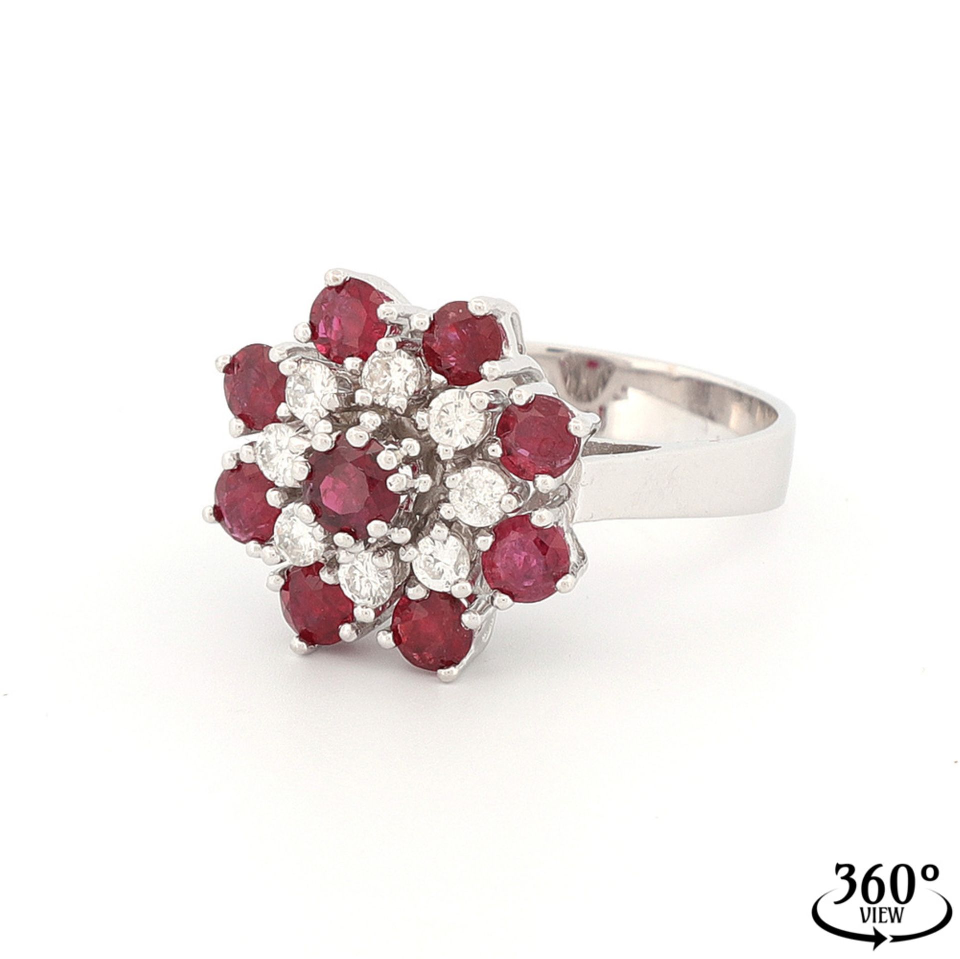 Entourage ring with rubies and brilliants