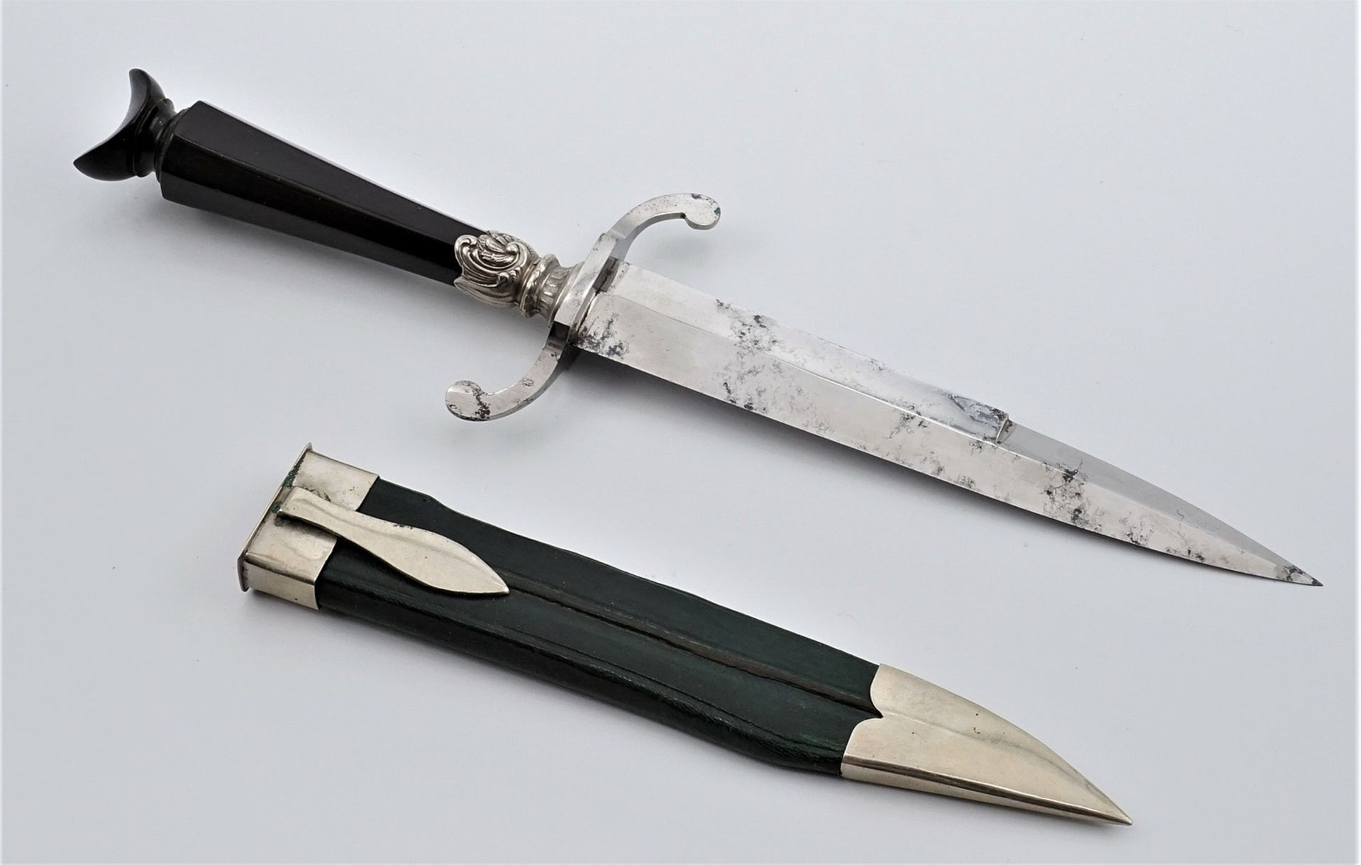 Small dagger - Image 2 of 4