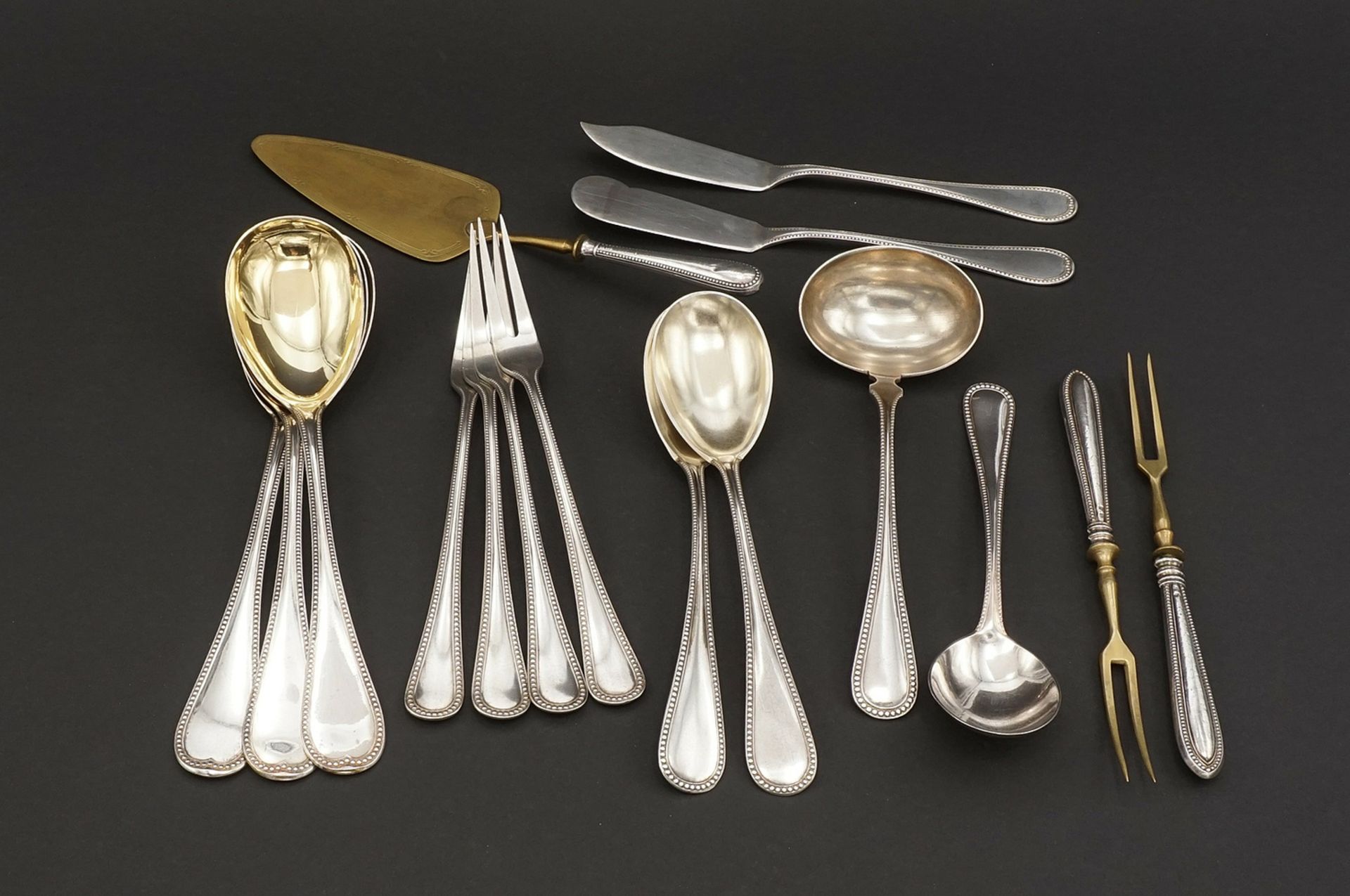 Silver cutlery for 12 people with serving cutlery in pearl decor - Image 4 of 4