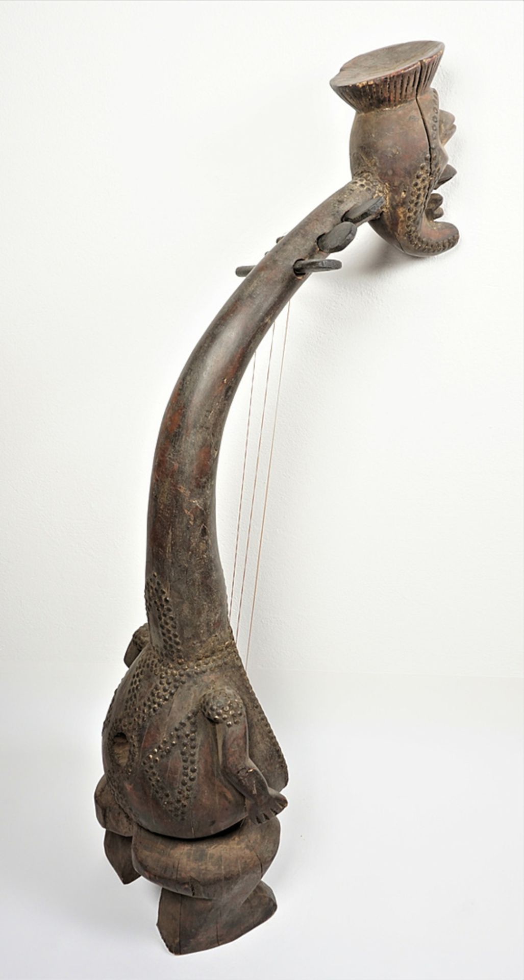 Figurative musical instrument similar to a kundi, DR Congo - Image 4 of 4