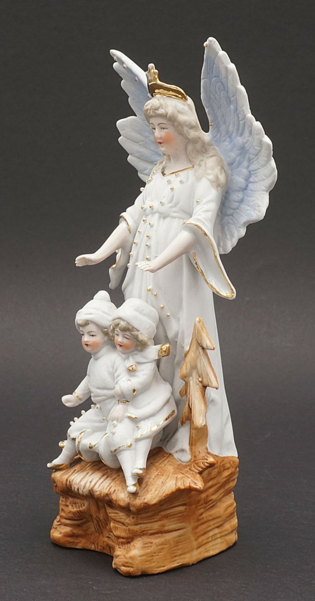 Vertiko figures, guardian angels and a pair of swan vases   - Image 4 of 7