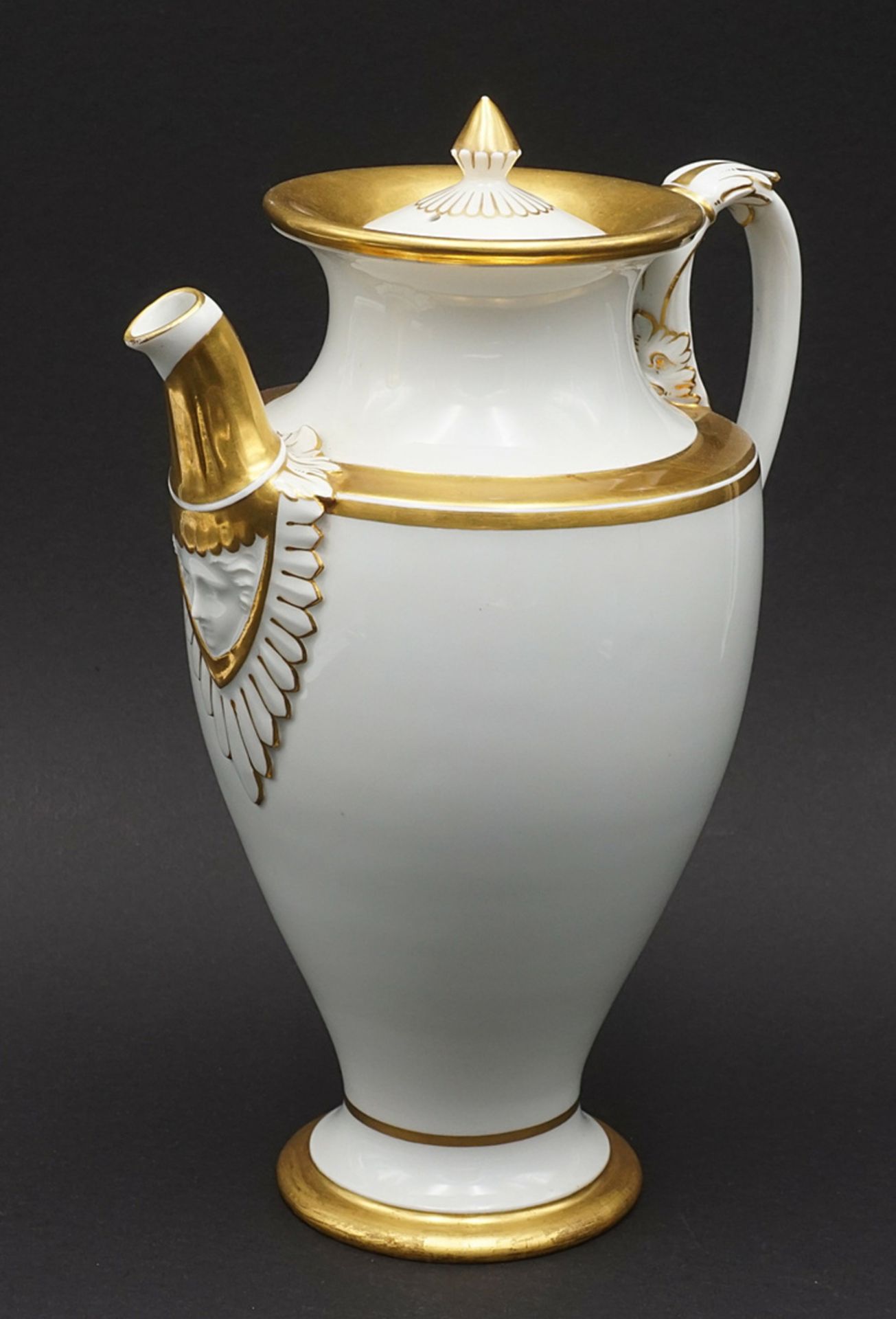Meissen Empire coffee pot, 1815 - 1923