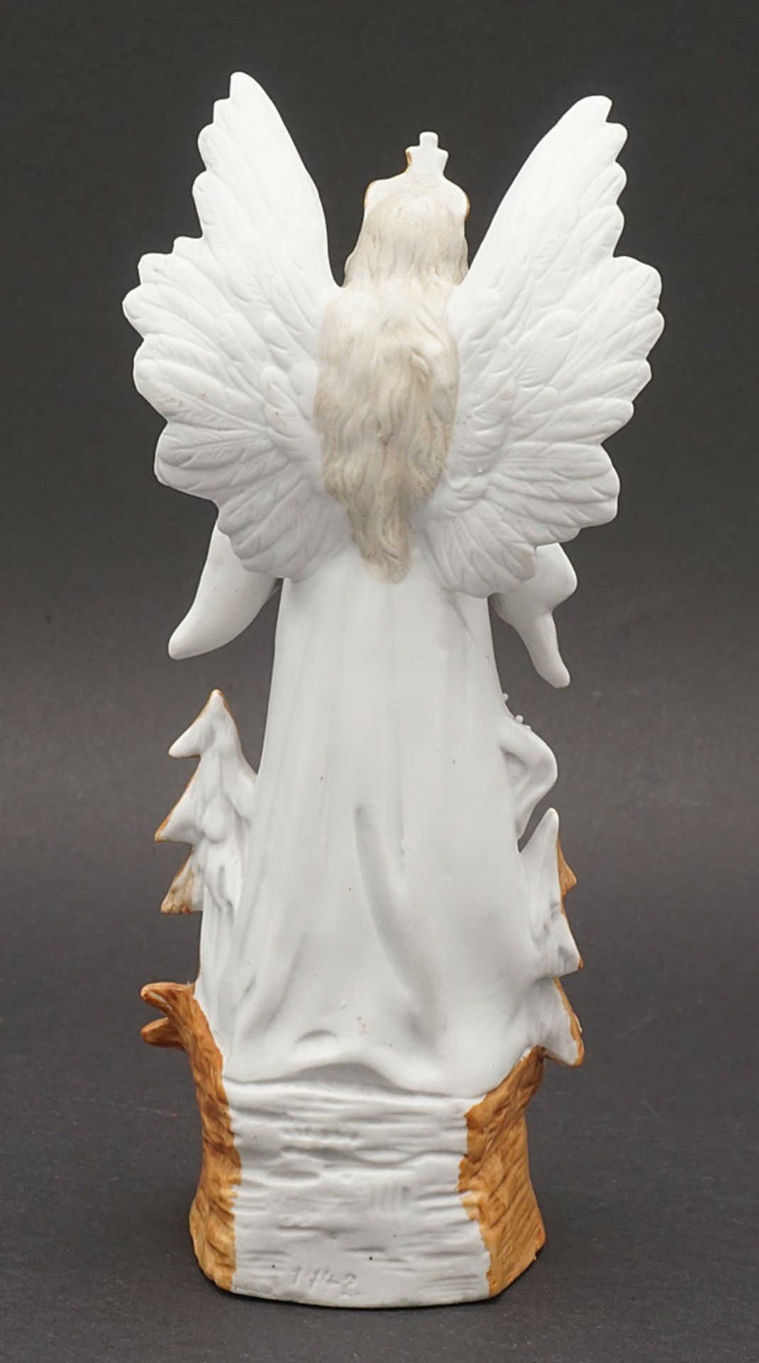 Vertiko figures, guardian angels and a pair of swan vases   - Image 7 of 7