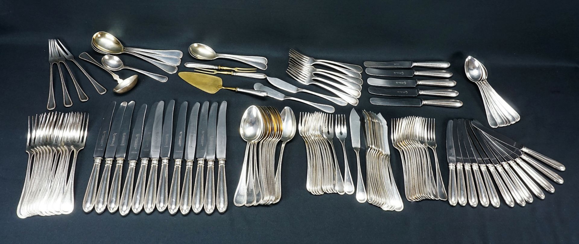 Silver cutlery for 12 people with serving cutlery in pearl decor