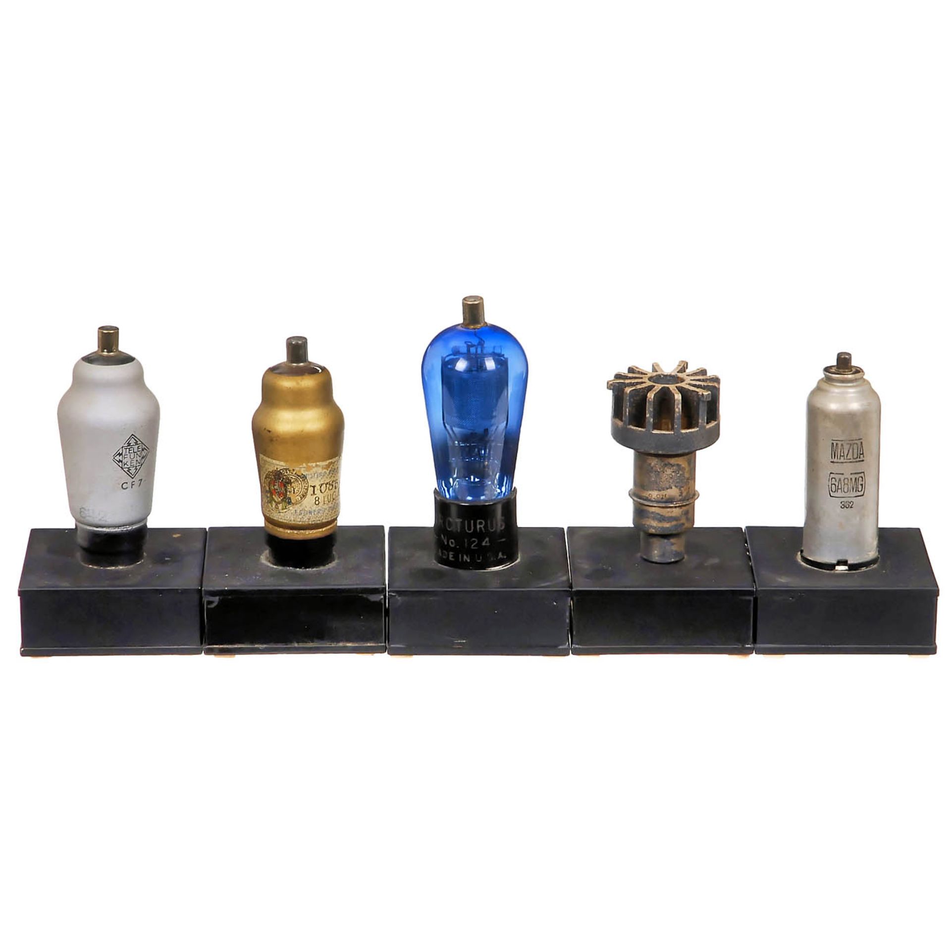 Ducretet Radio Receiver and Collection of Tubes on Display Bases - Bild 6 aus 7