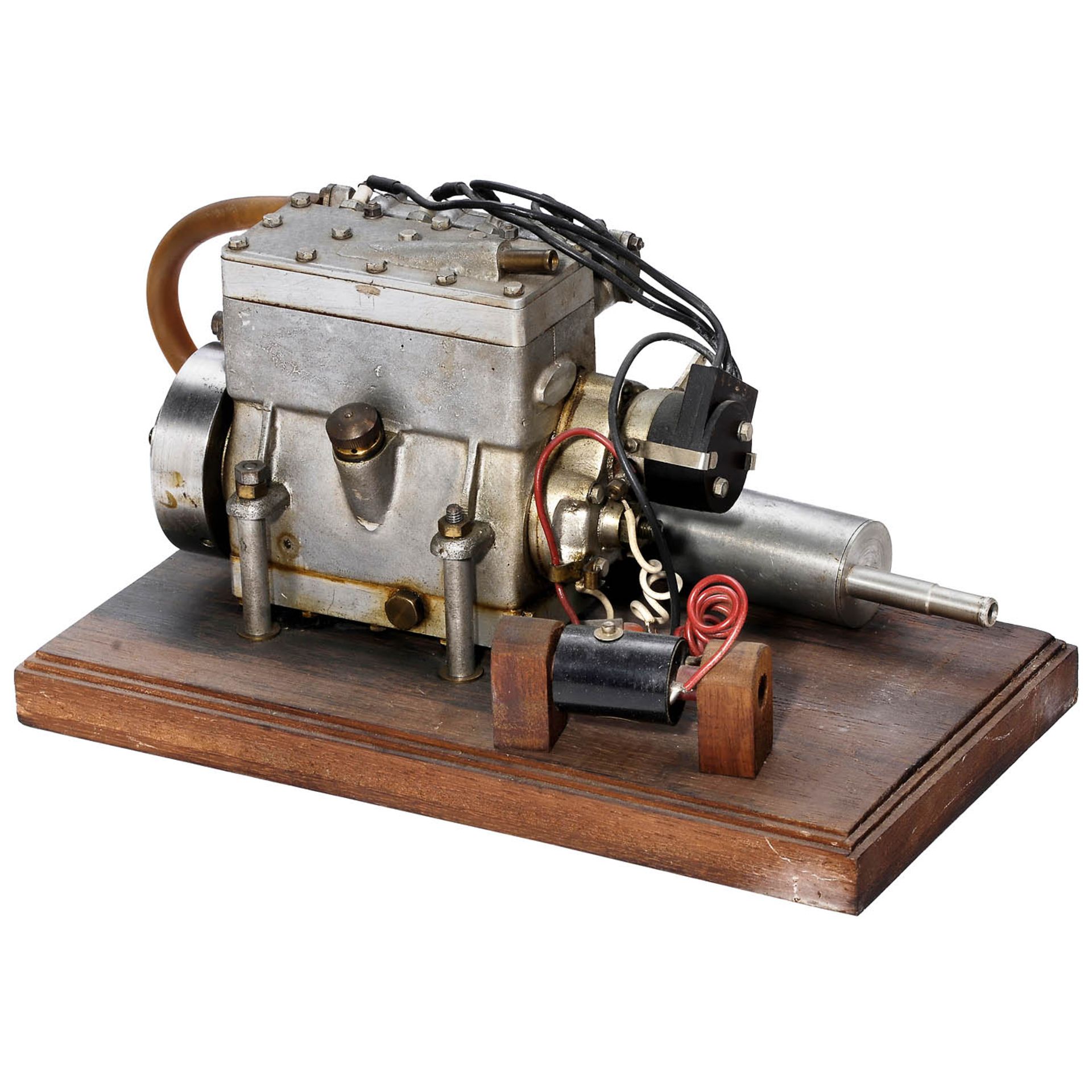 Working Model of a Four-Cylinder Spark Ignition Gasoline Engine - Bild 2 aus 2