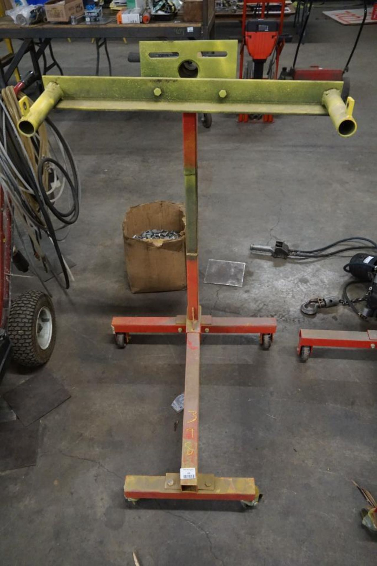Pittsburgh Heavy-Duty 1/2 Ton Engine Stand