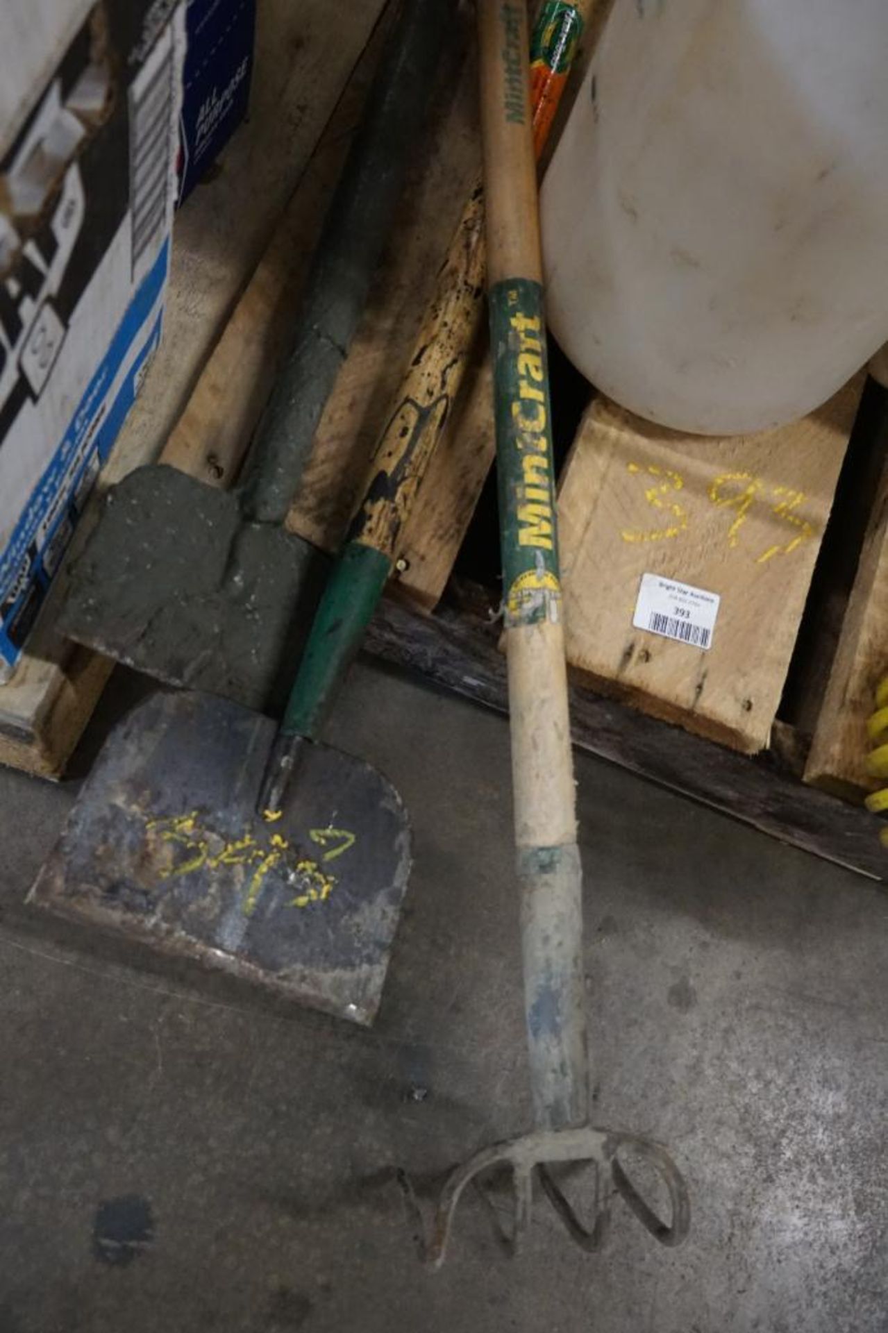 Pallet of Sprayers, Garden Tool, Air Hoses - Image 2 of 5