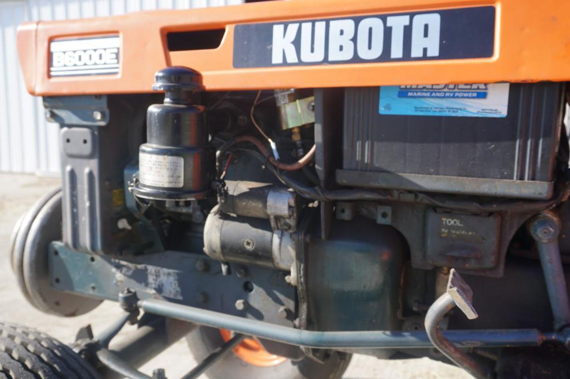 Kubota B6000E Tractor - Image 10 of 40