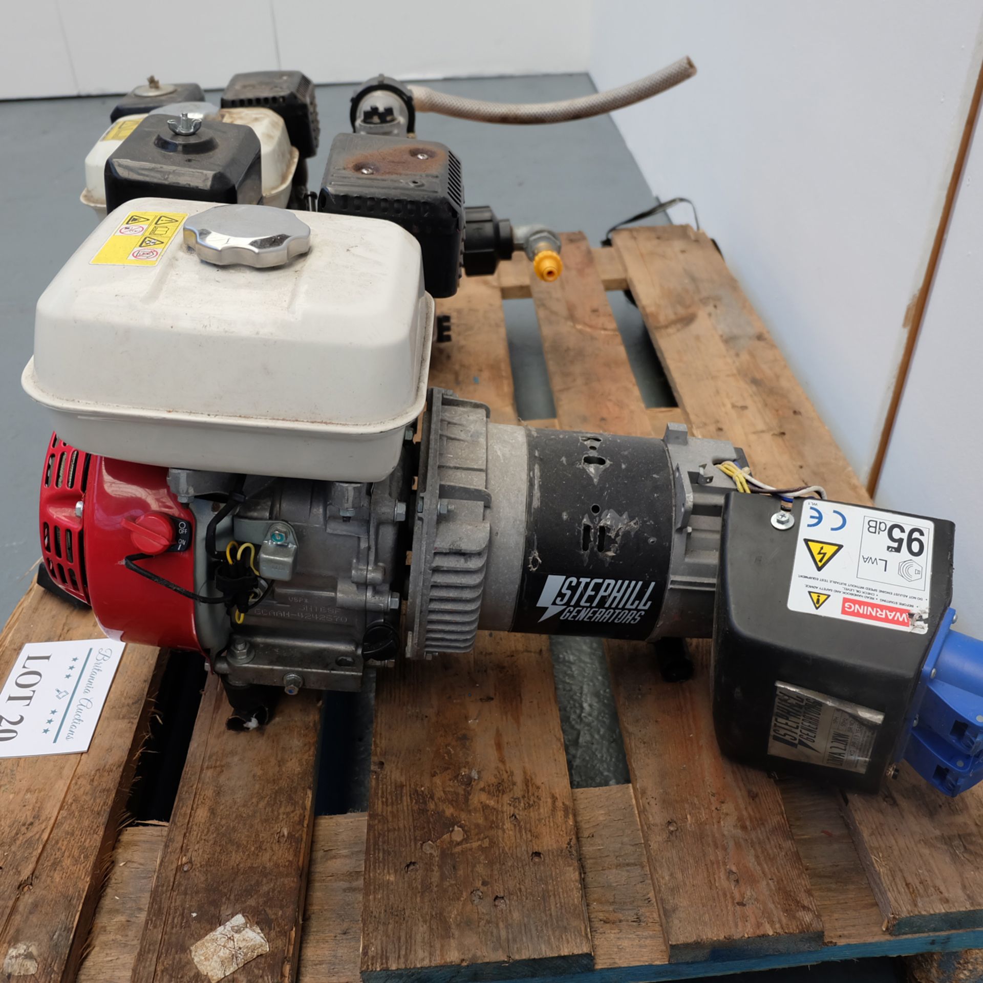 2 x Generators - Note this lot is for Spares or Repairs. - Image 4 of 7