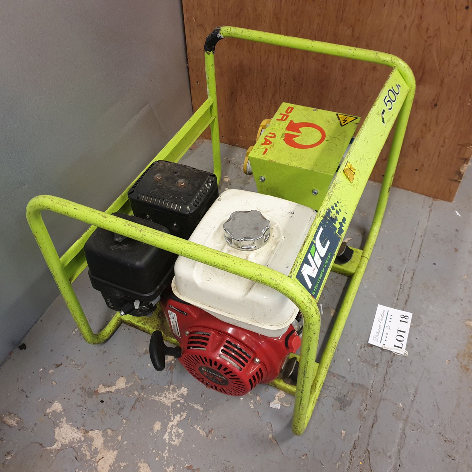 Honda Generator. - Image 2 of 4