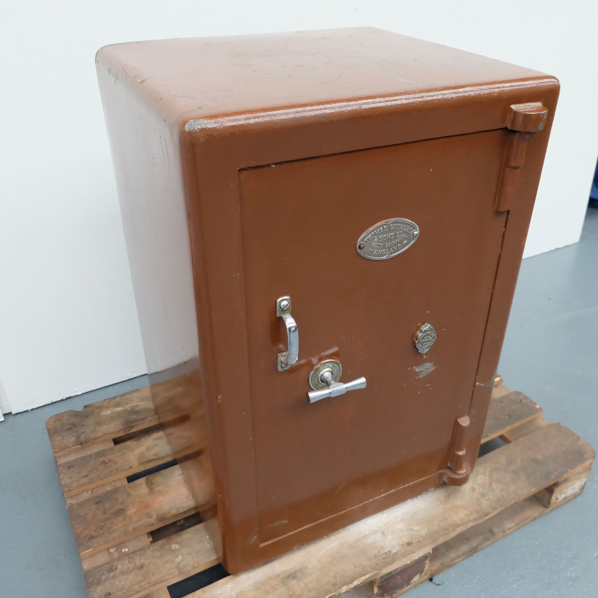 Thomas Withers & Sons ltd Safe. - Image 3 of 4
