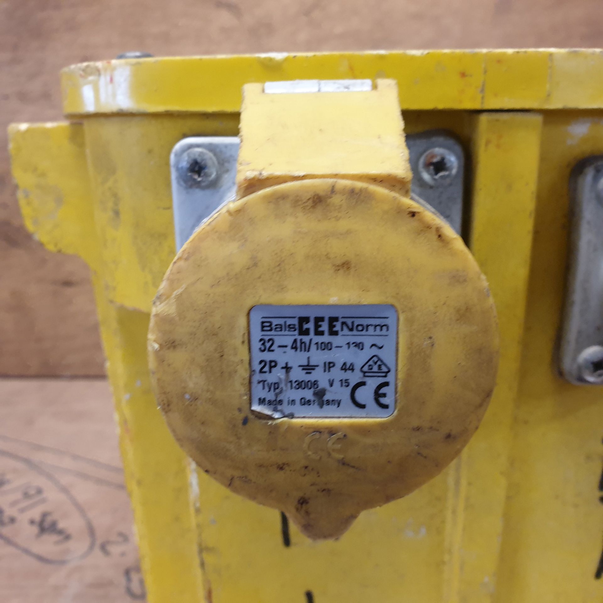 110Volt Transformer. - Image 2 of 3