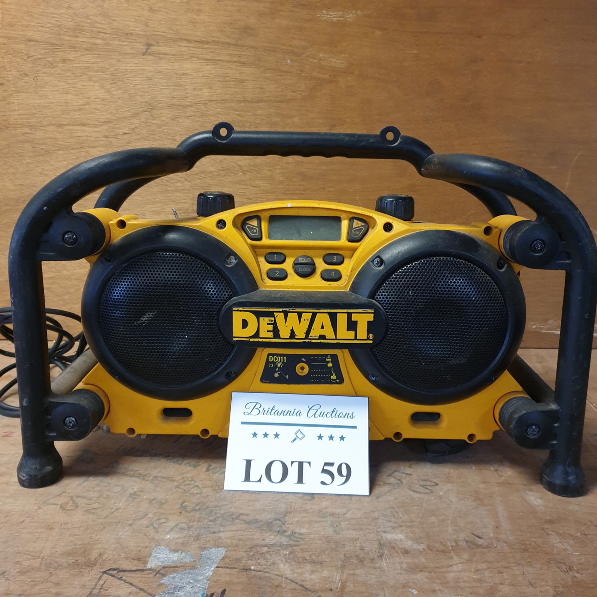DeWalt Radio DC011 - 110V. - Image 2 of 3