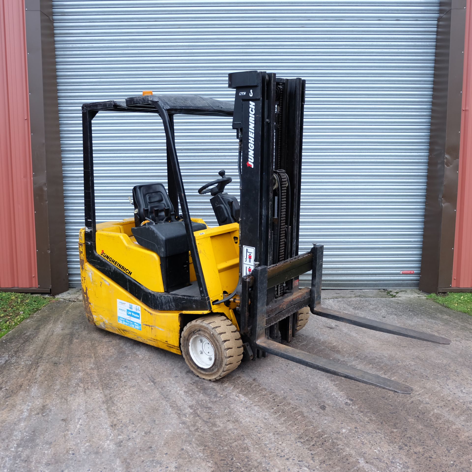 Jungheinrich 1800kg 3 Wheel Electric Forklift Truck with Charger. (1997)